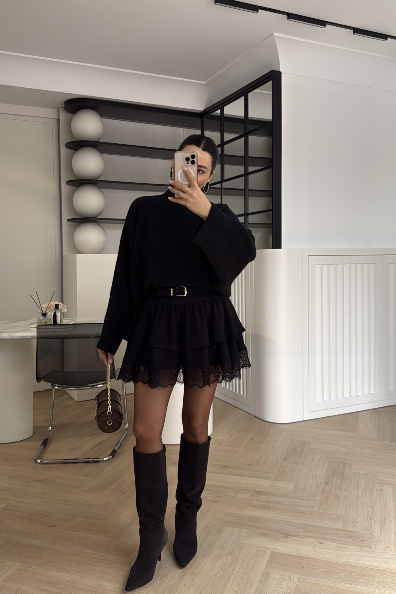 KEMERLİ  UCU DANTELLİ ETEK SİYAH