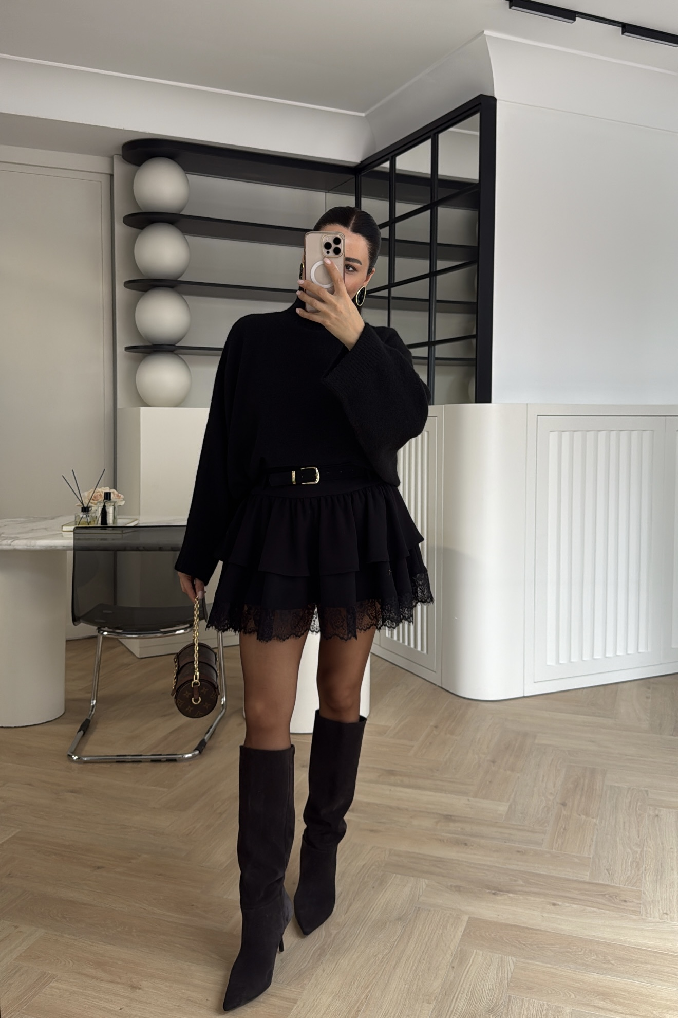 KEMERLİ  UCU DANTELLİ ETEK SİYAH