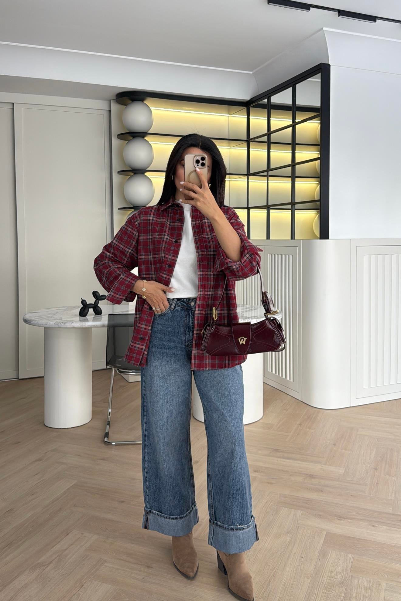 KIRMIZI EKOSE DÜĞMELİ GÖMLEK 