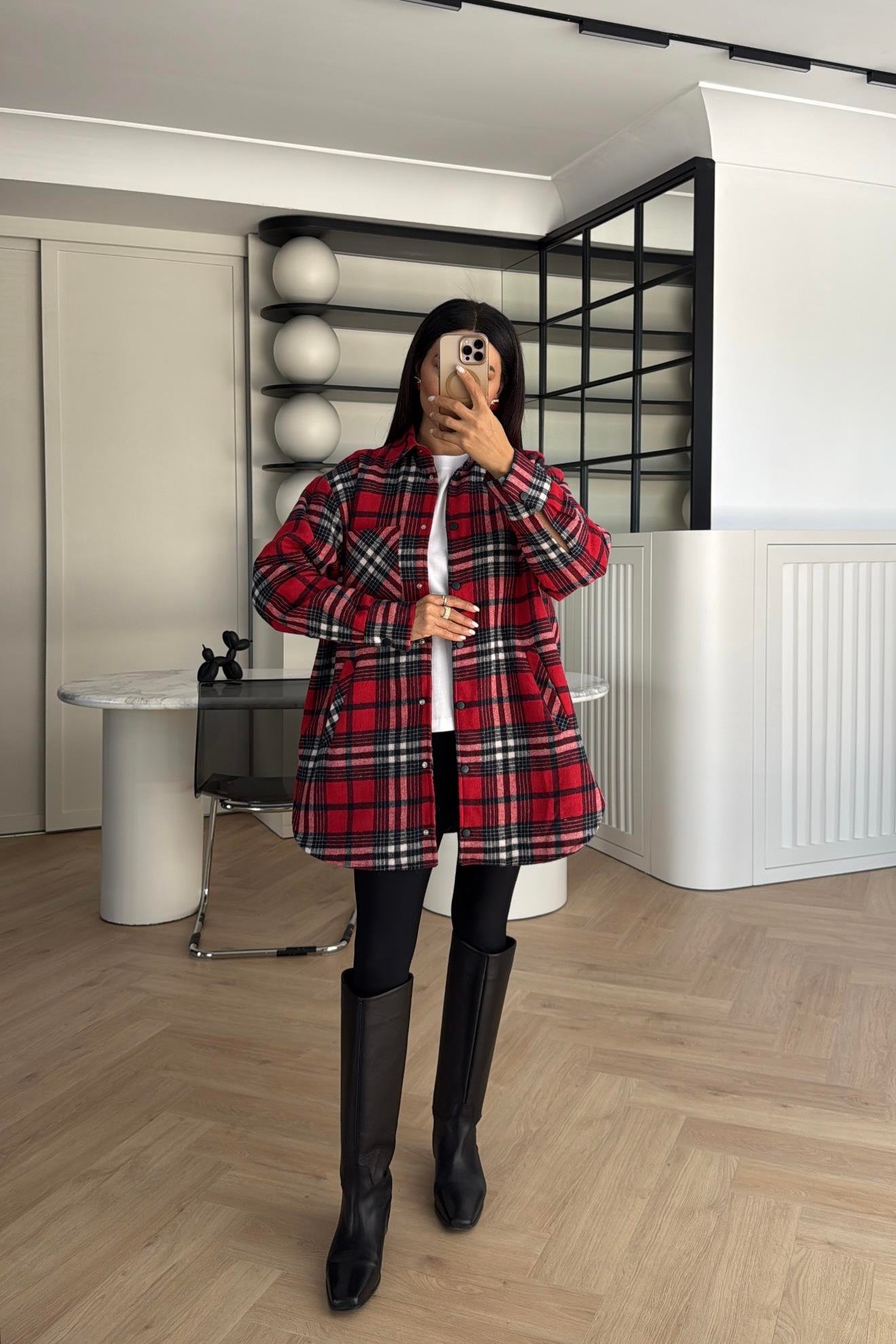 KIRMIZI EKOSE ELYAF DOLGULU OVERSİZE CEKET