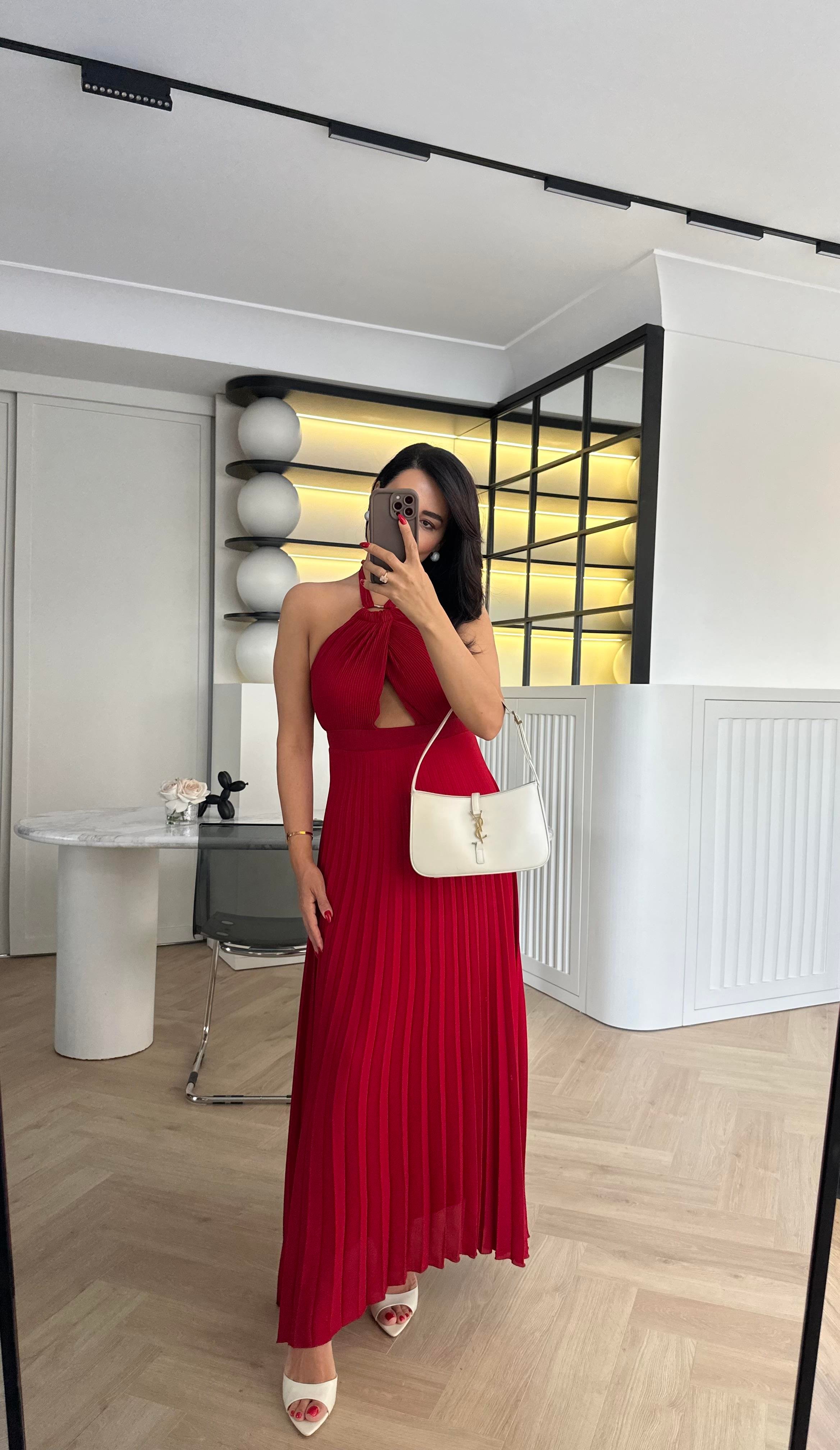 Kırmızı Piliseli Maxi Elbise