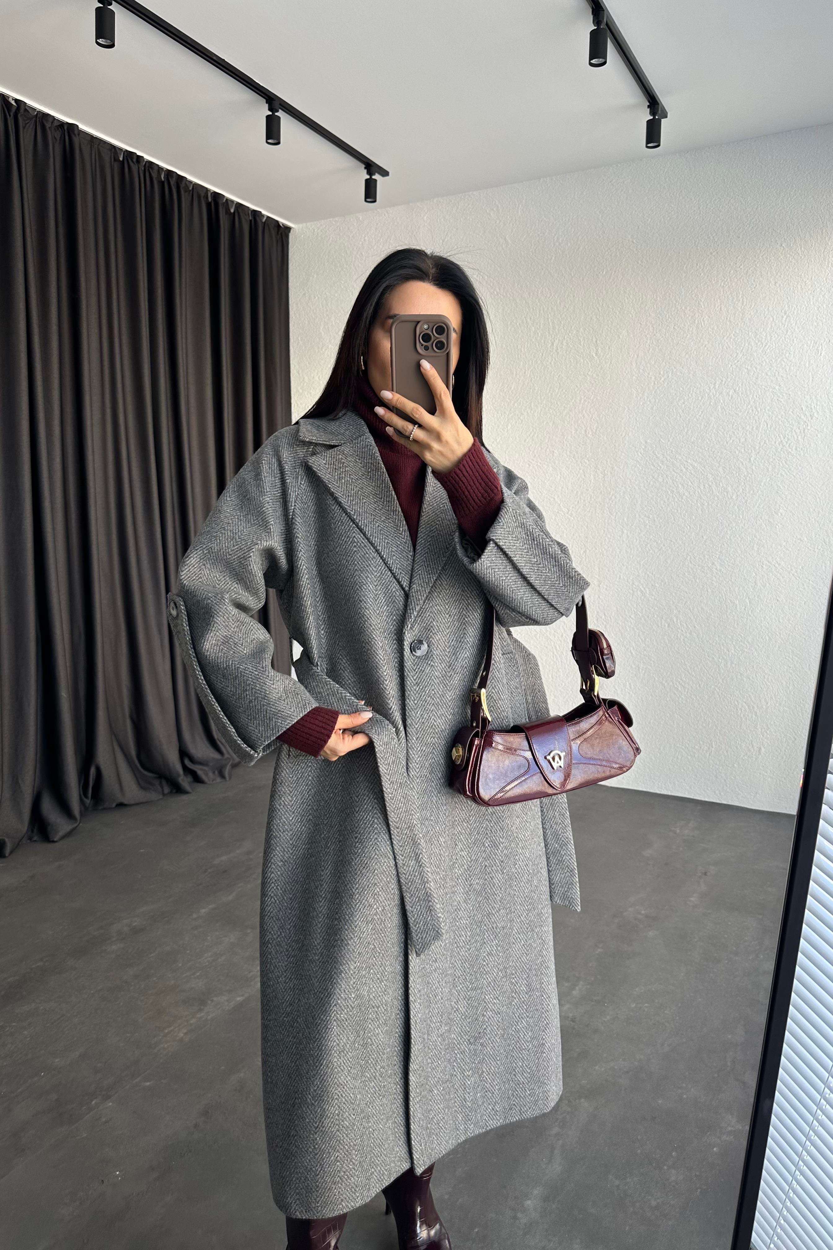 Kol Detay Antrasit Renk Balıksırtı Premium Kaşe Kaban