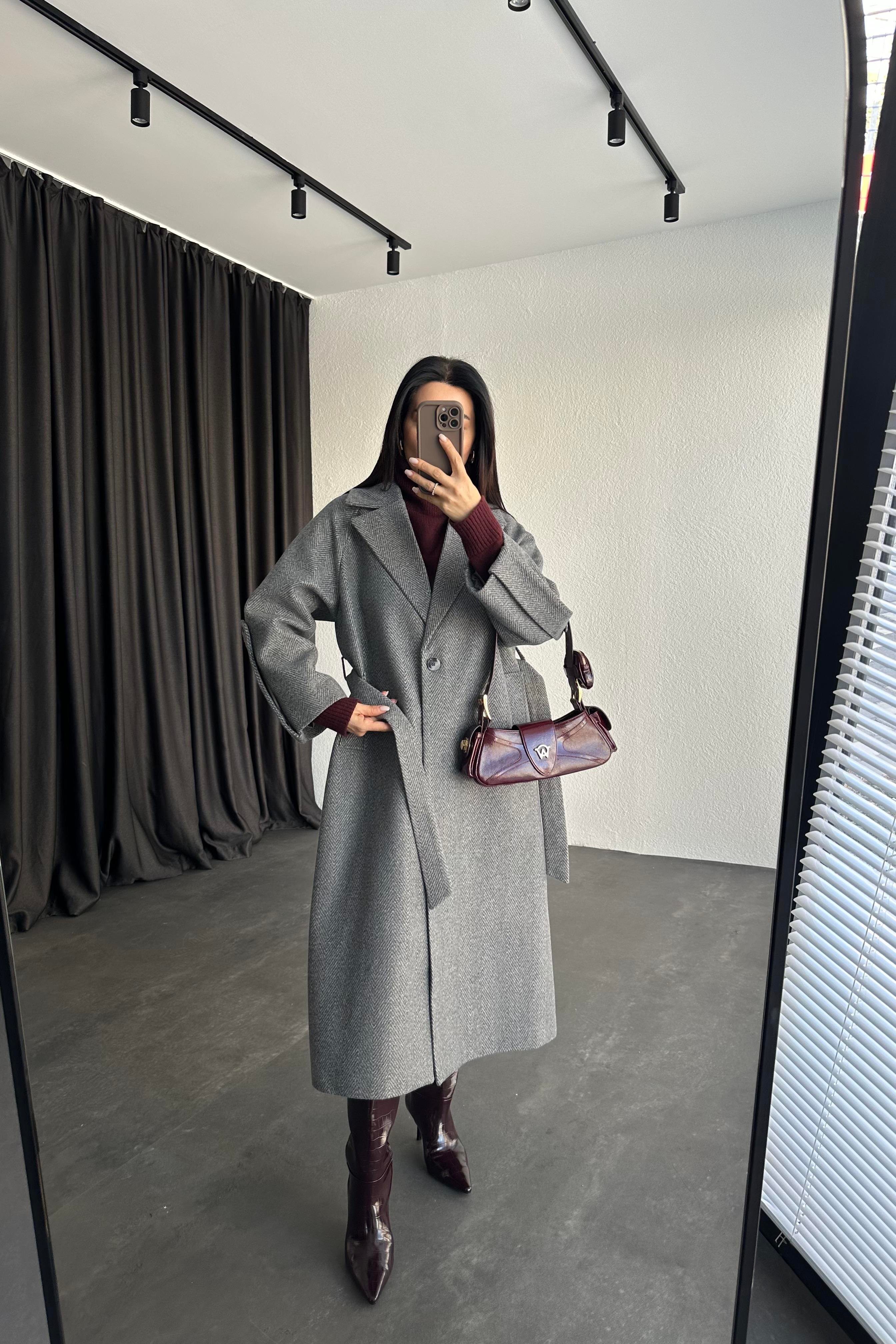 Kol Detay Antrasit Renk Balıksırtı Premium Kaşe Kaban