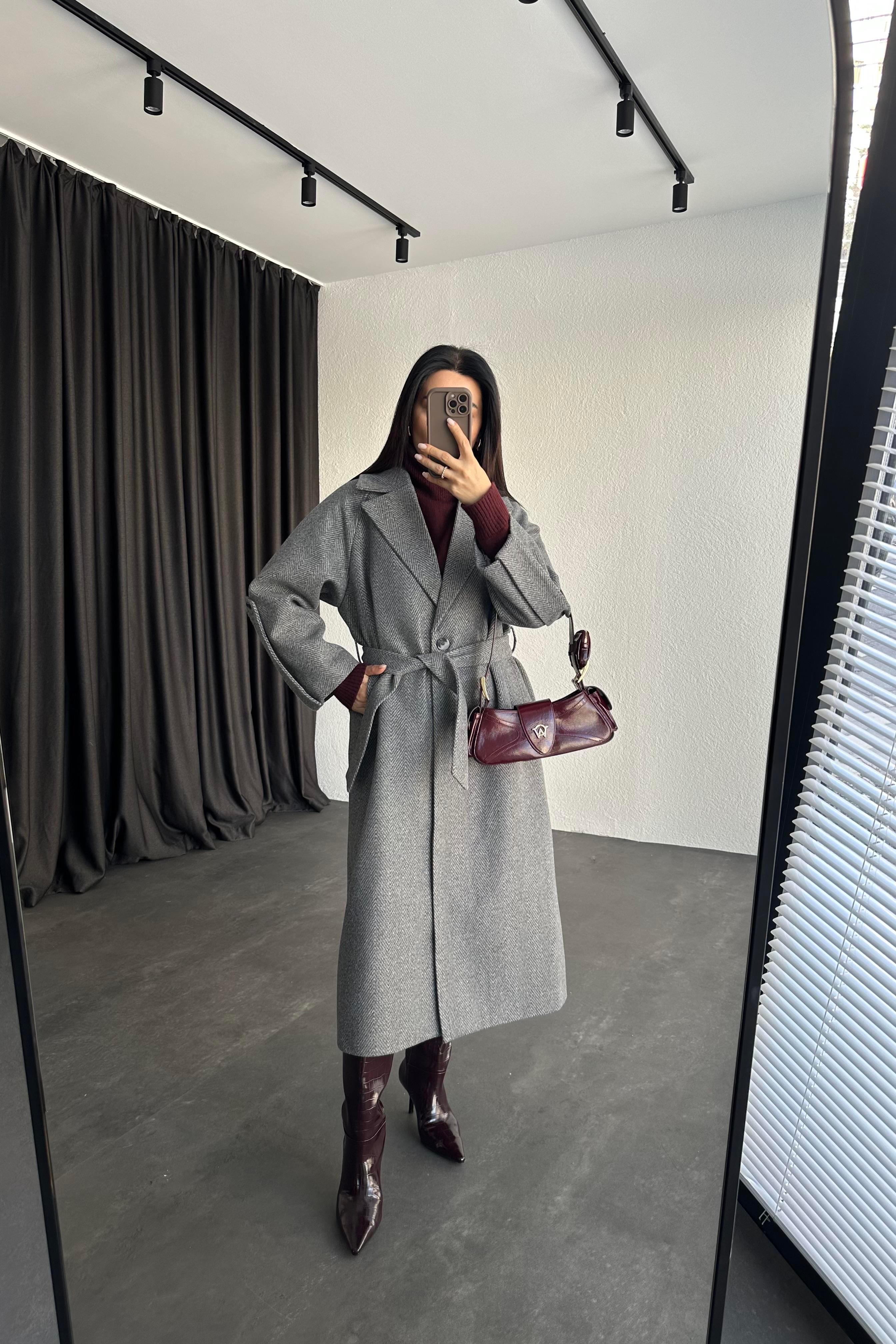 Kol Detay Antrasit Renk Balıksırtı Premium Kaşe Kaban