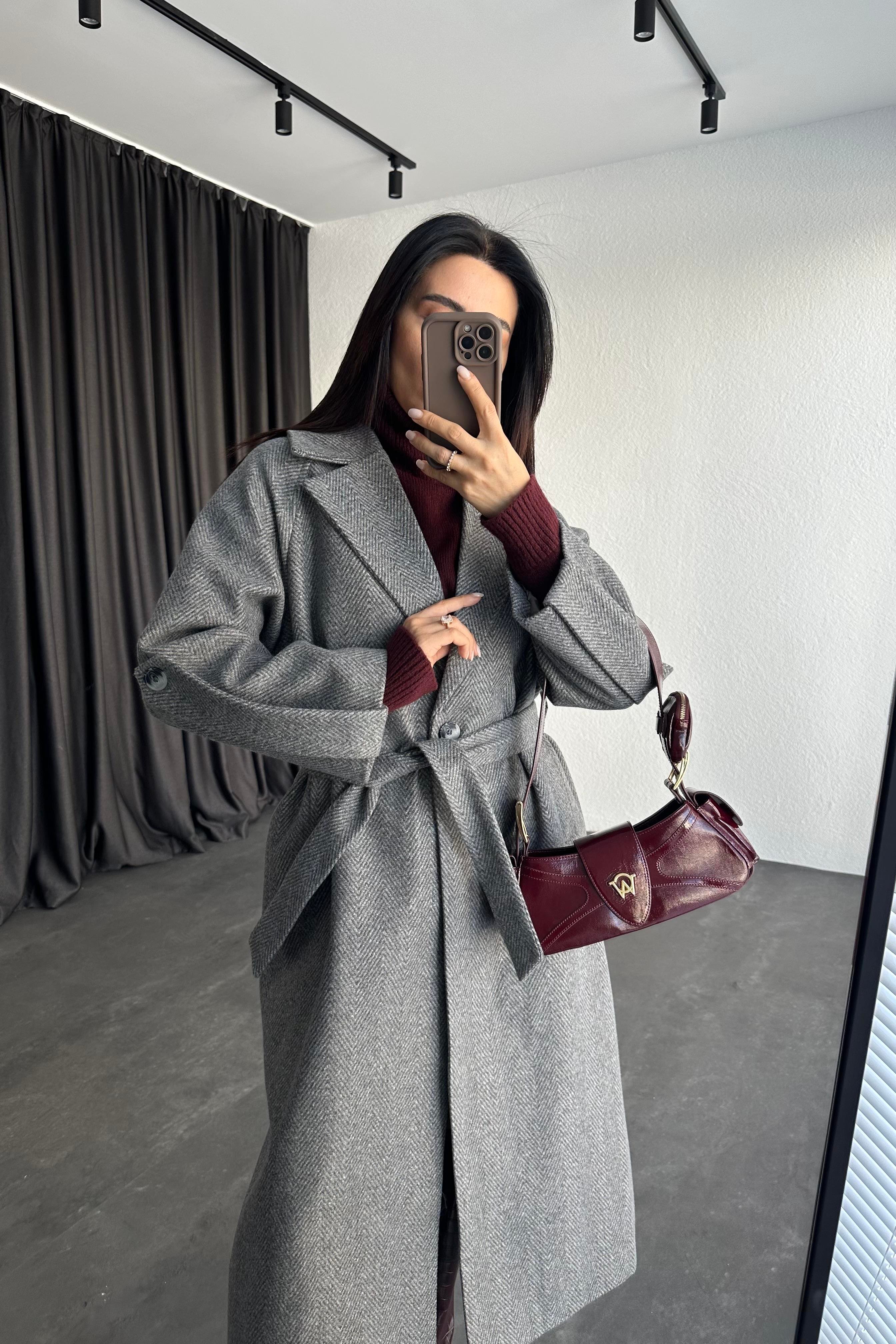 Kol Detay Antrasit Renk Balıksırtı Premium Kaşe Kaban