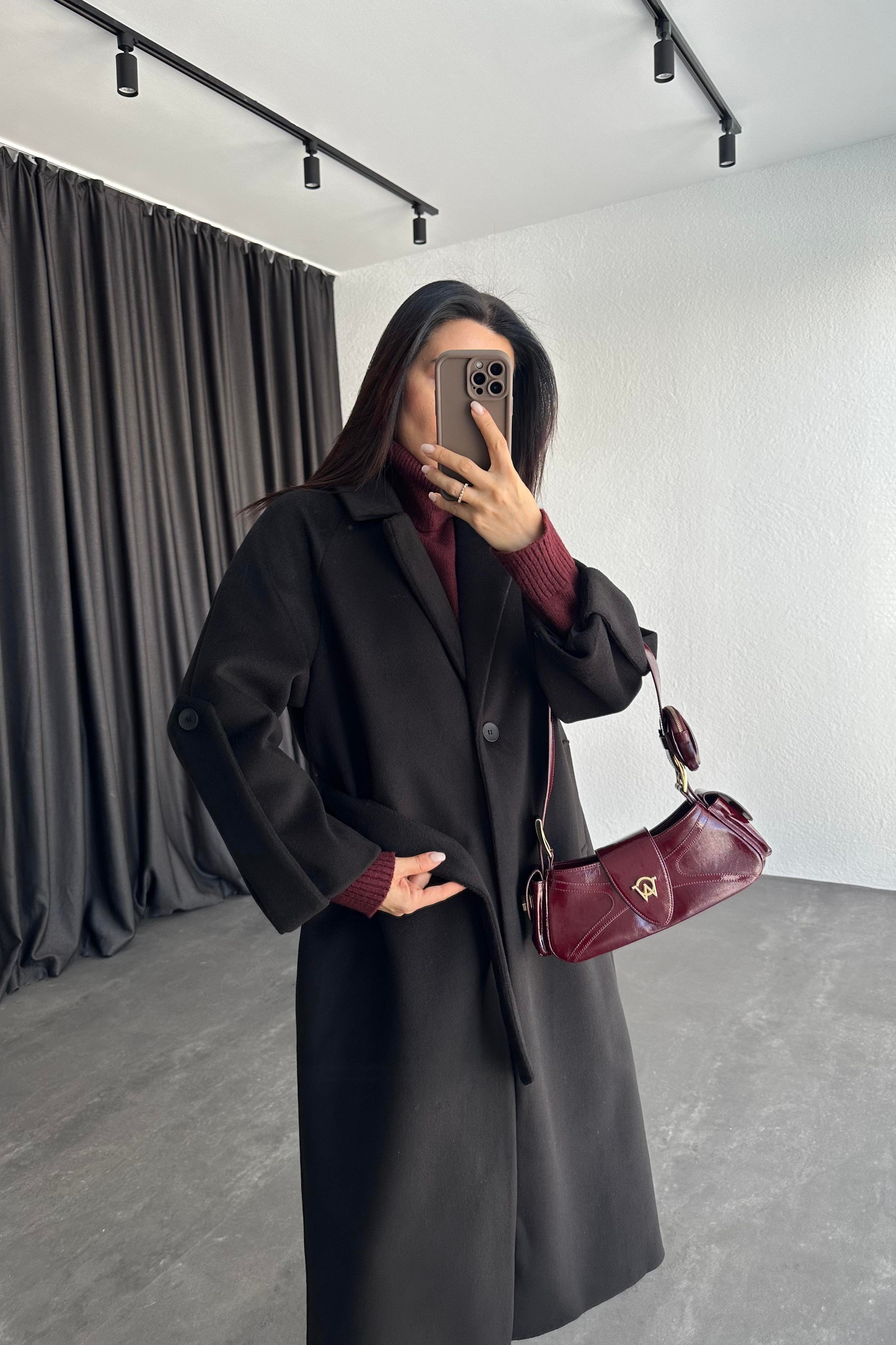 Kol Detay Siyah Renk Premium Kaşe Kaban