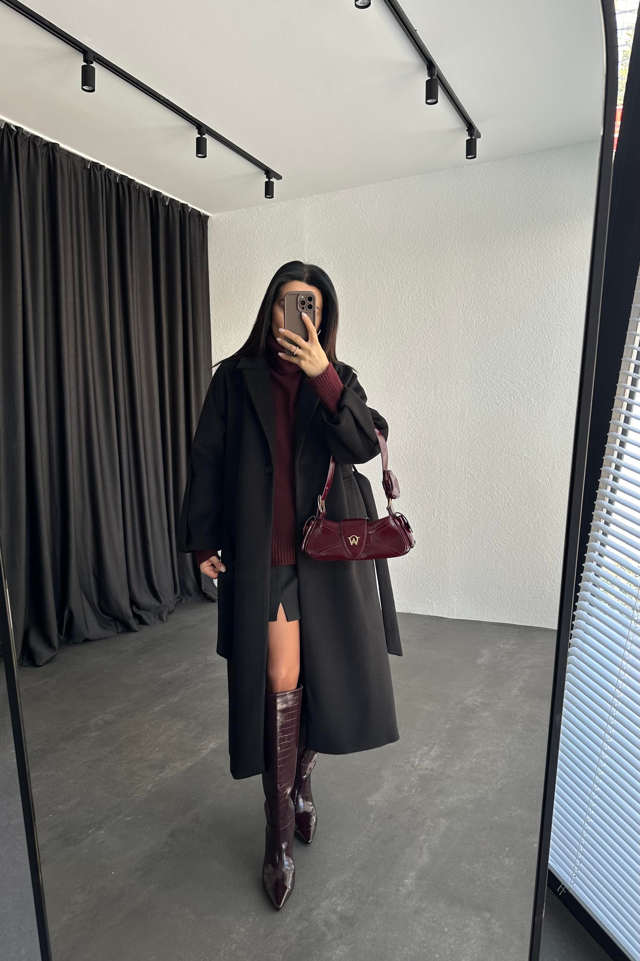 Kol Detay Siyah Renk Premium Kaşe Kaban