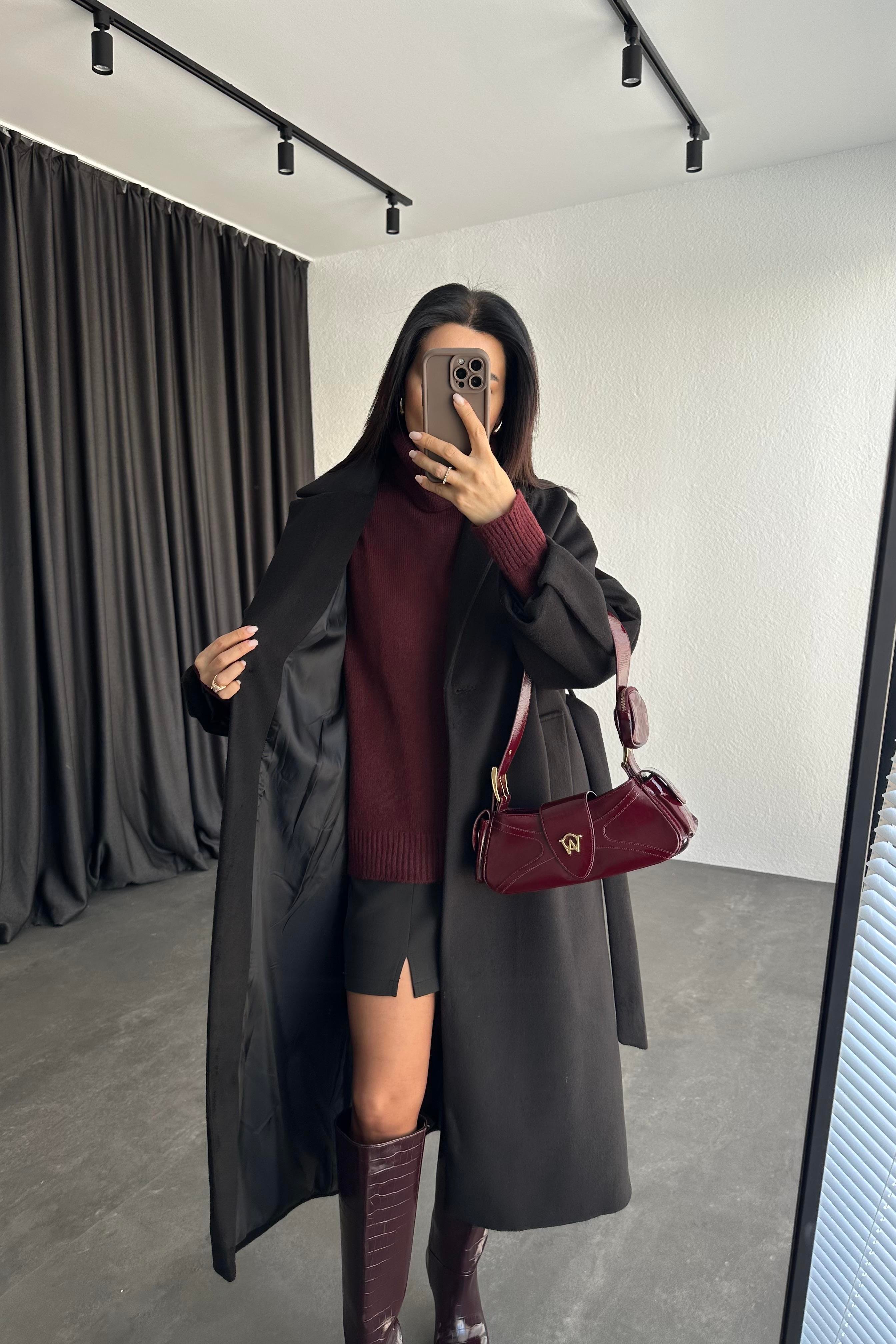 Kol Detay Siyah Renk Premium Kaşe Kaban