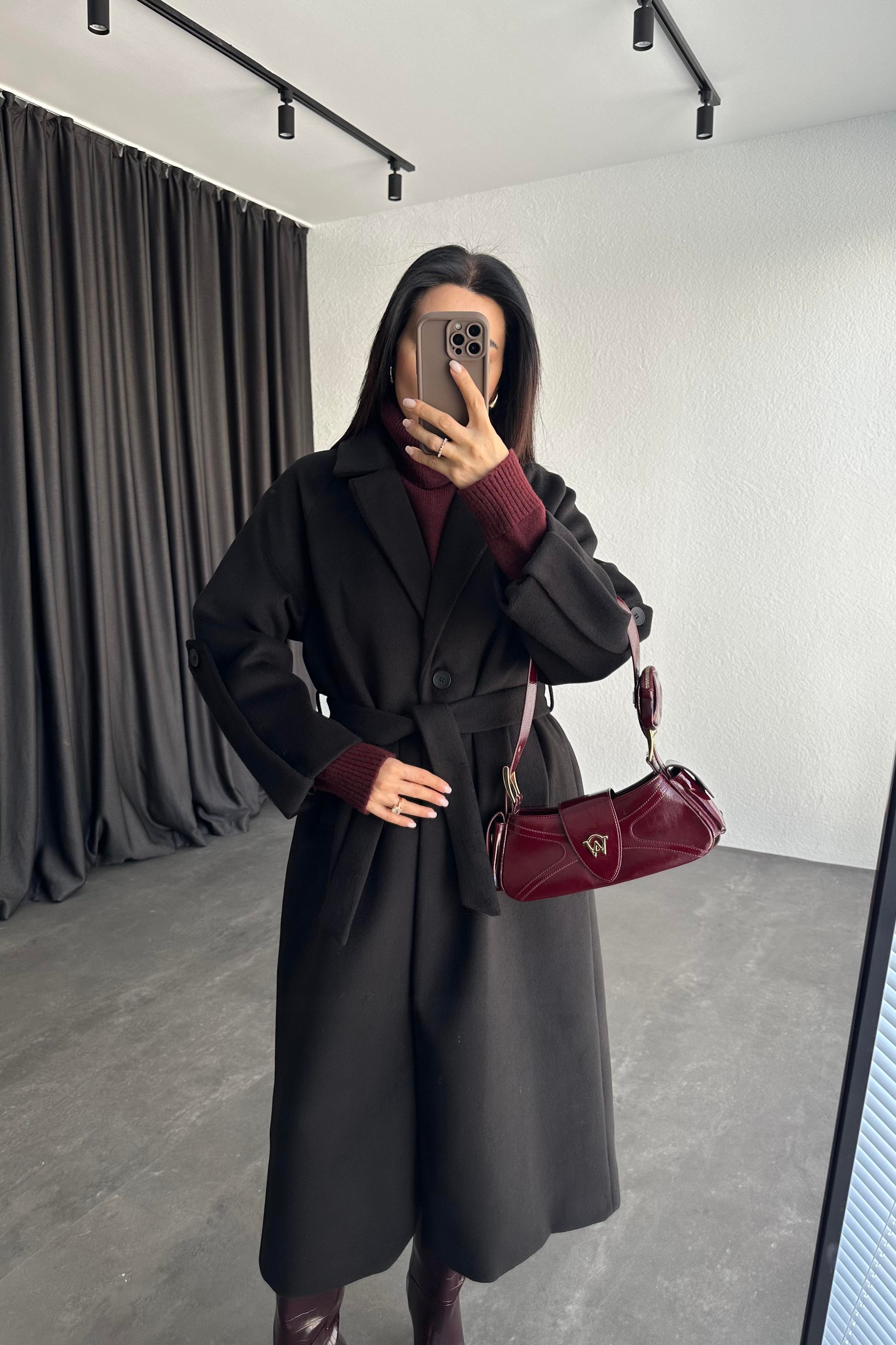 Kol Detay Siyah Renk Premium Kaşe Kaban