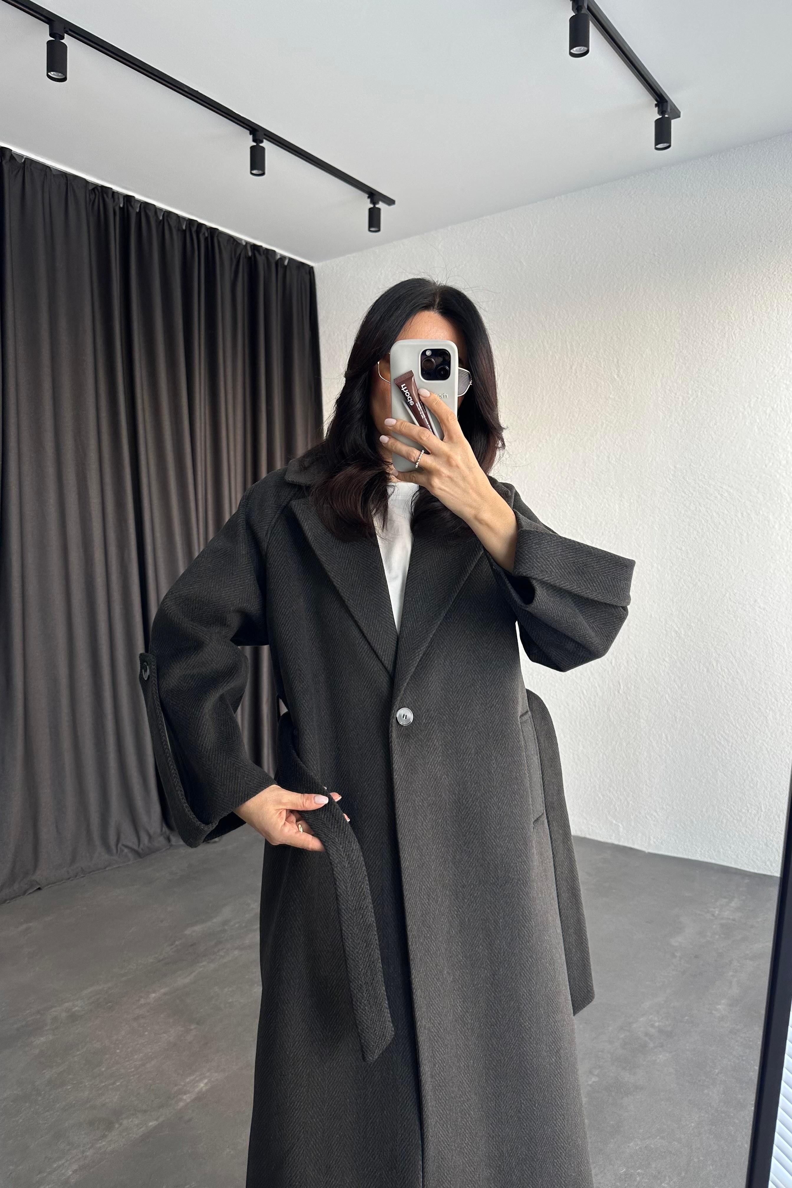 Kol Detaylı Siyah Balıksırtı Premium Kaşe Kaban 