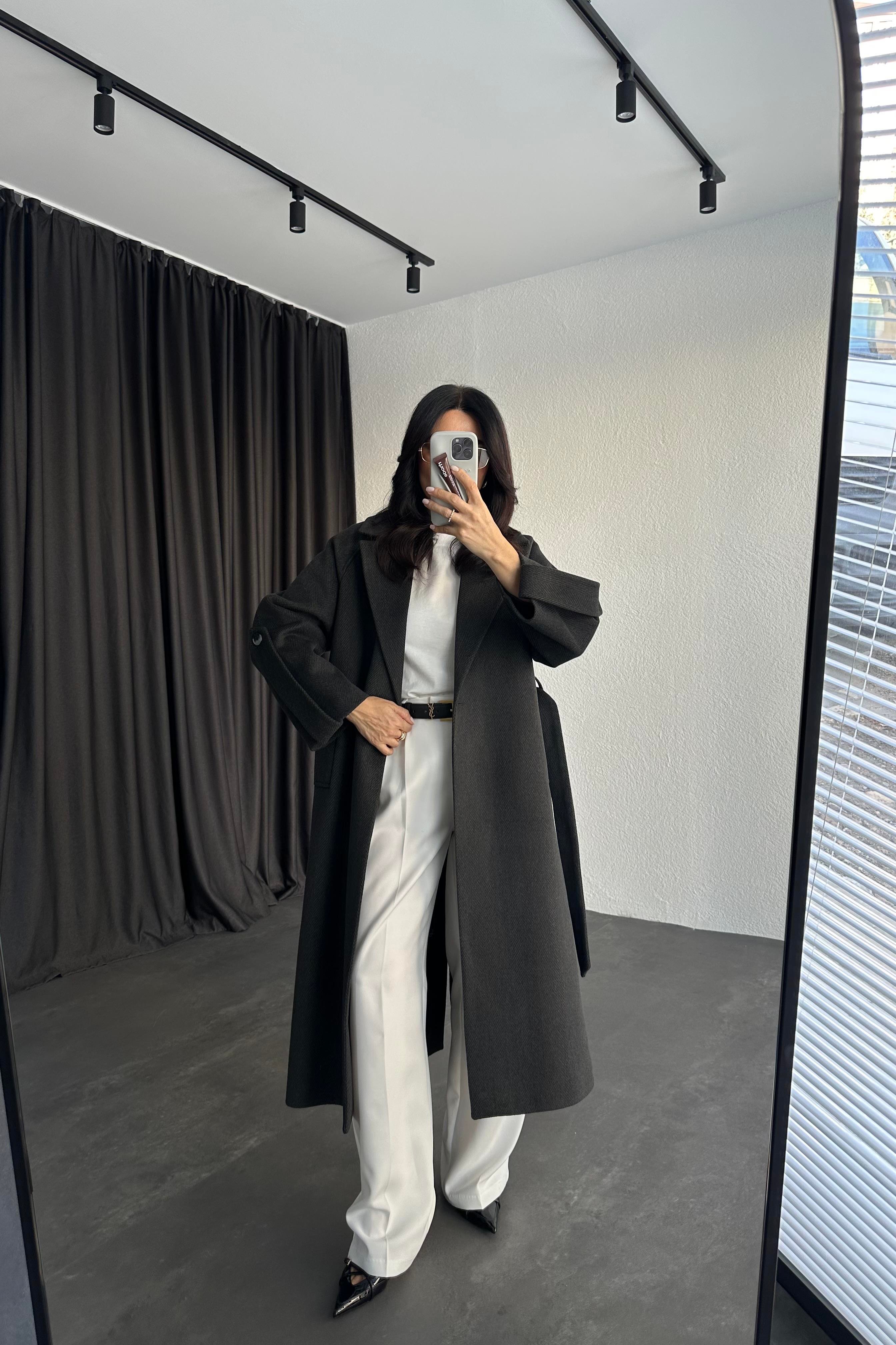 Kol Detaylı Siyah Balıksırtı Premium Kaşe Kaban 