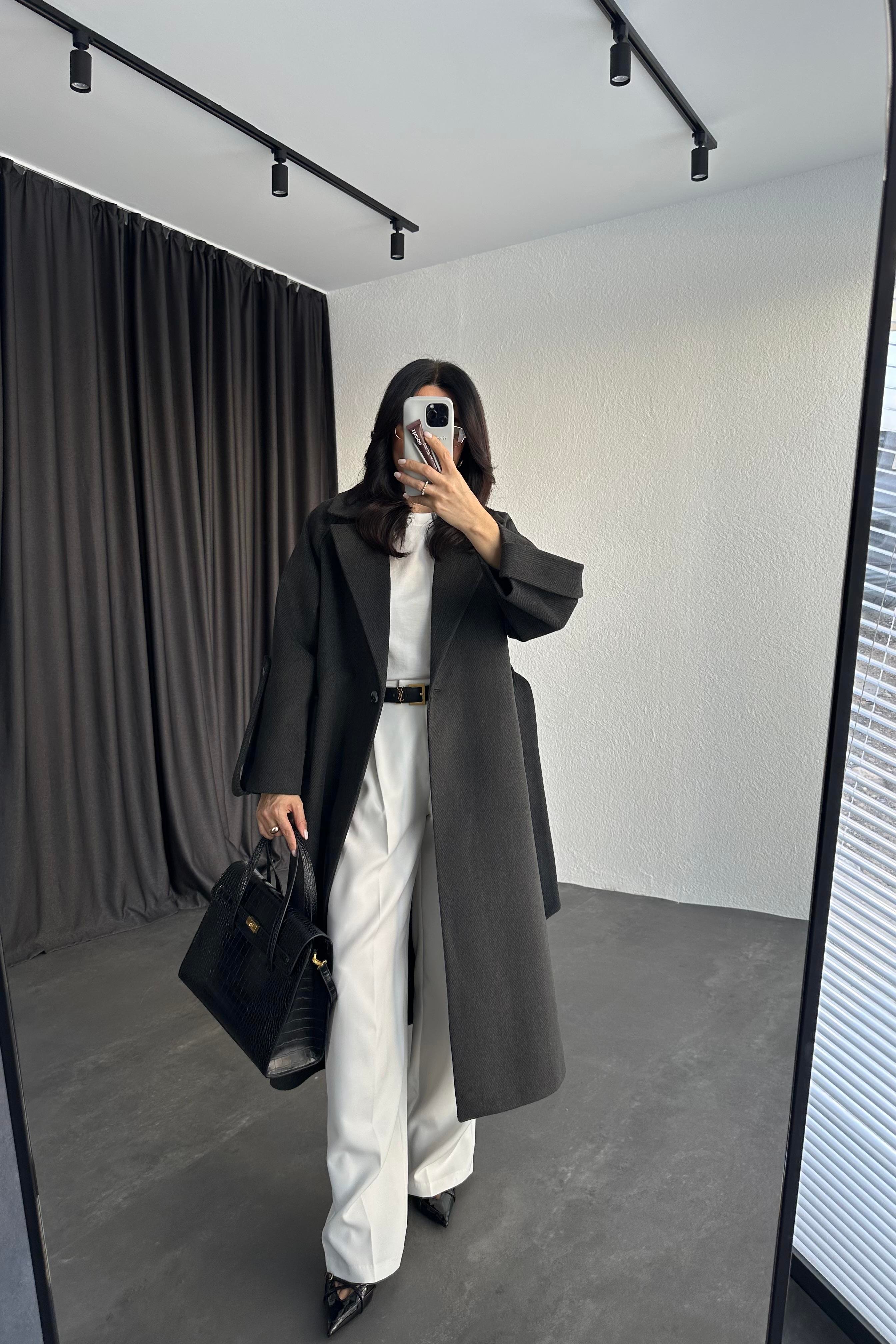 Kol Detaylı Siyah Balıksırtı Premium Kaşe Kaban 