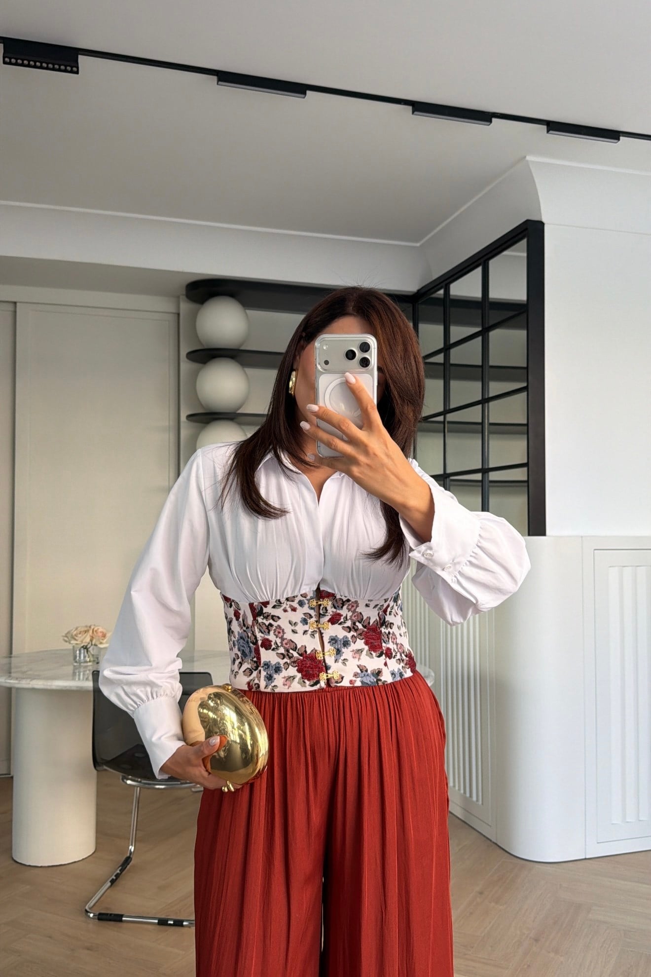 KORSE DETAYLI GÖMLEK BEYAZ 