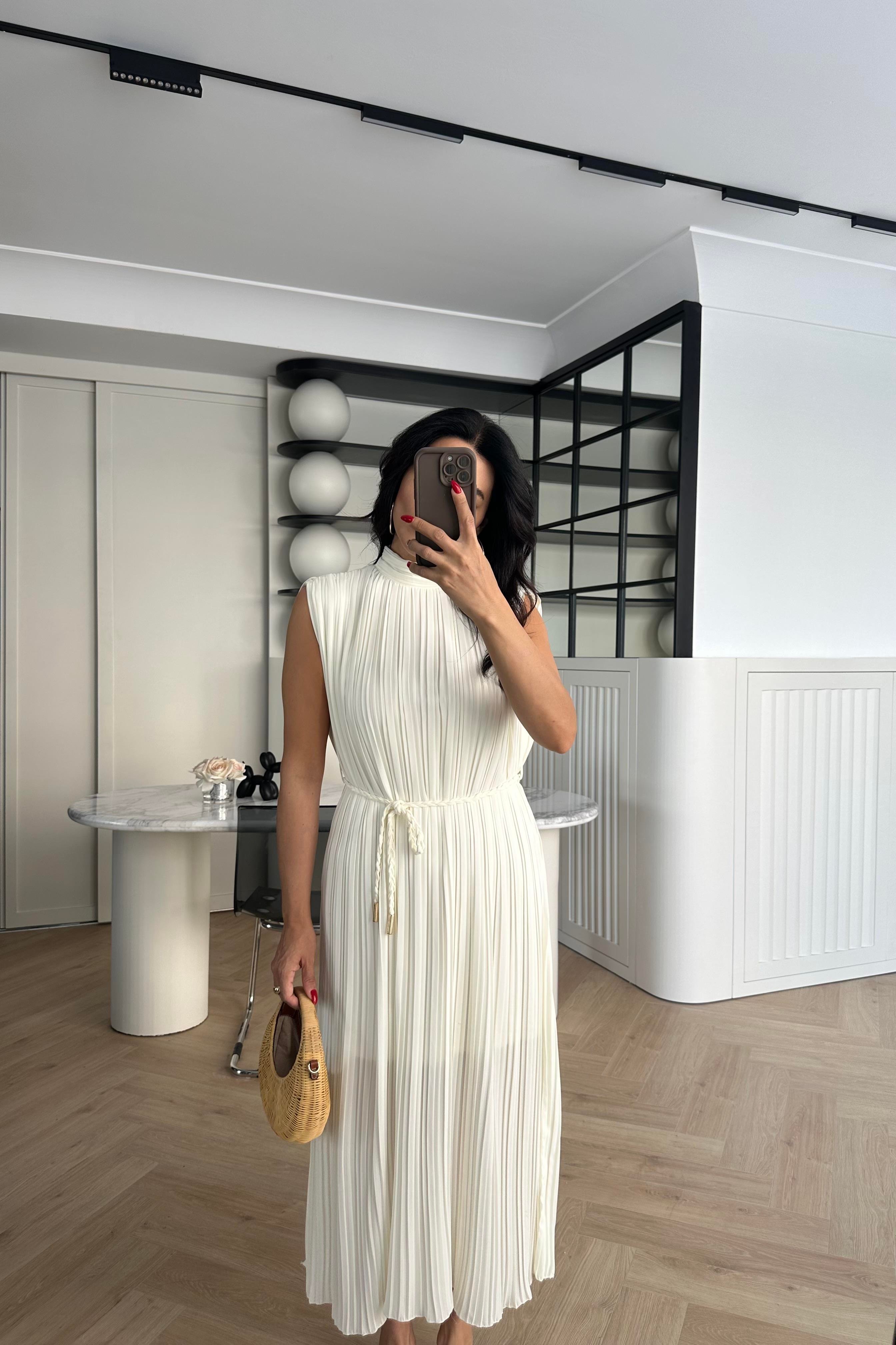 Krem Piliseli Kemerli Elbise 