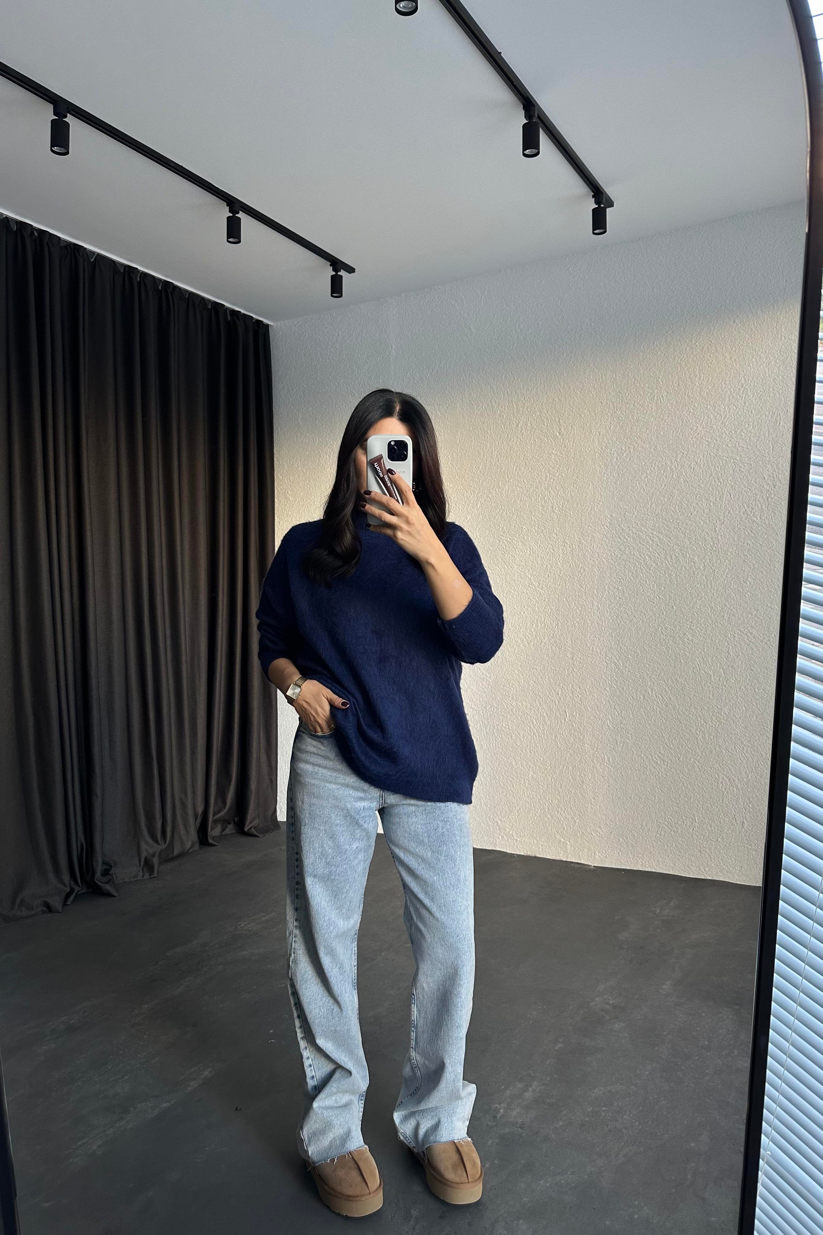 Laci Marka Model Bisiklet Yaka Şardonlu Triko Kazak