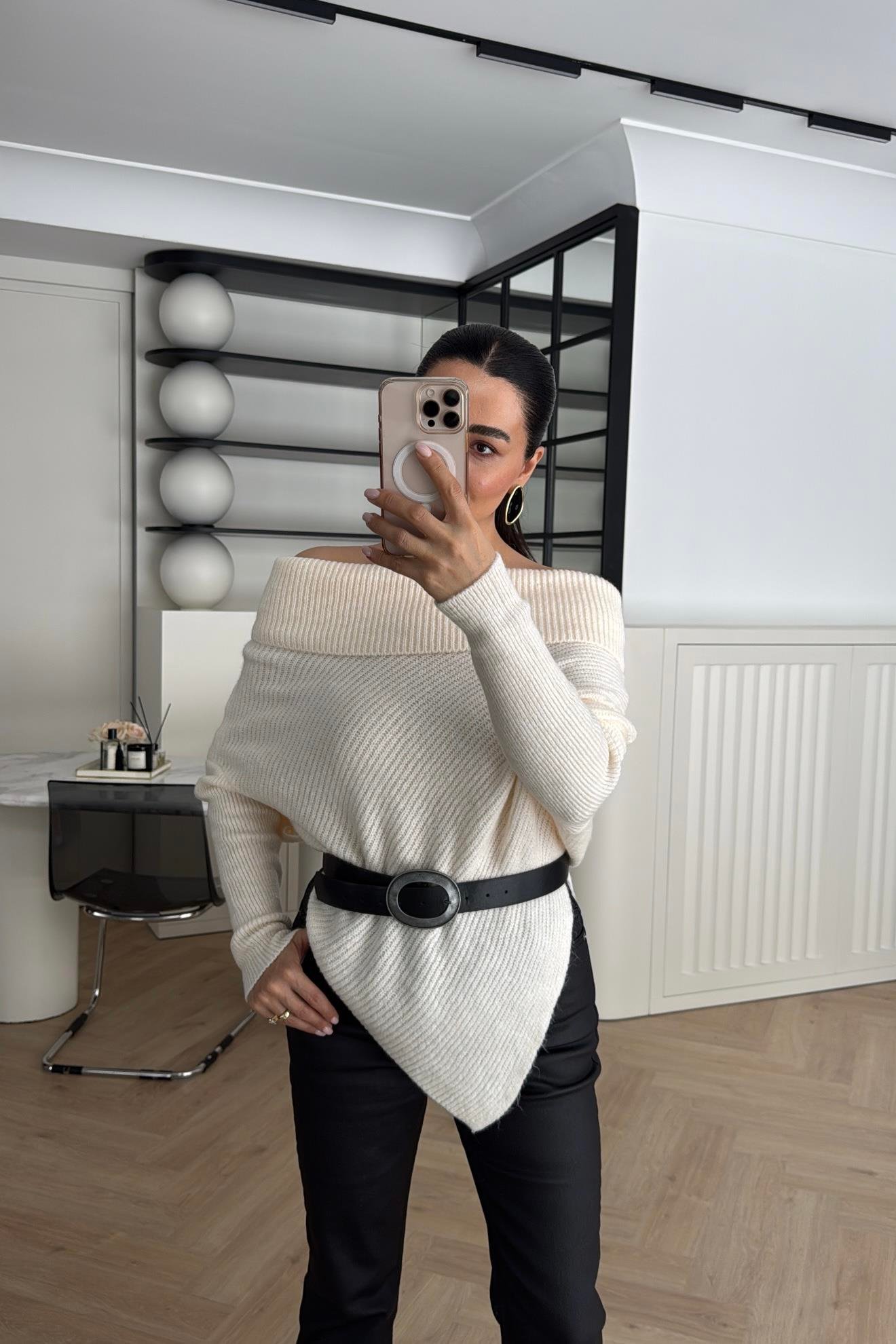 MADONNA YAKA  KAZAK KREM 