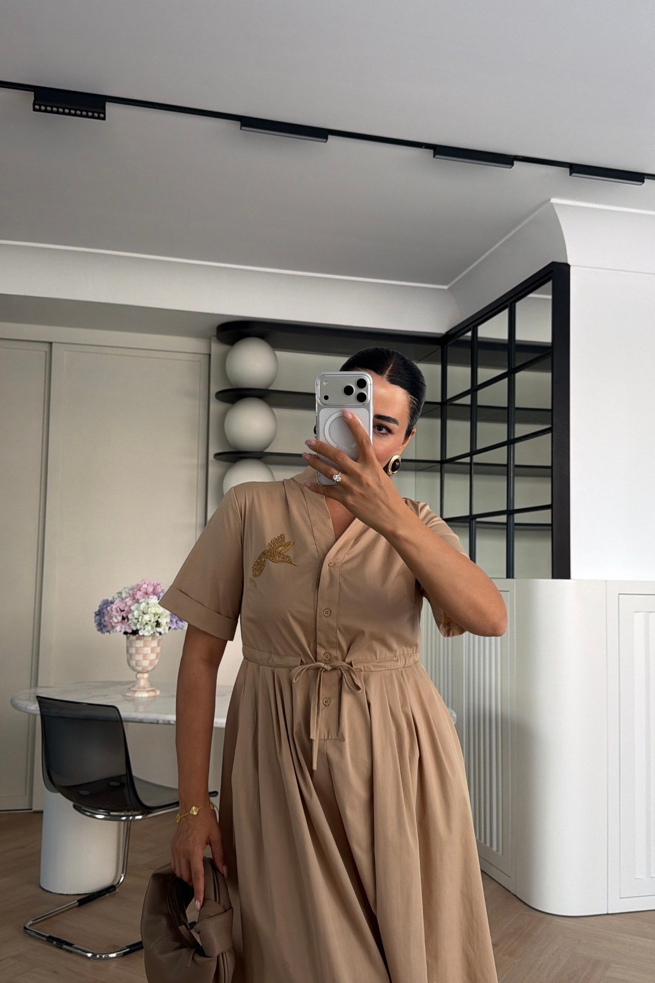 MARKA MODEL BELDEN BÜZGÜLÜ ELBİSE CAMEL 