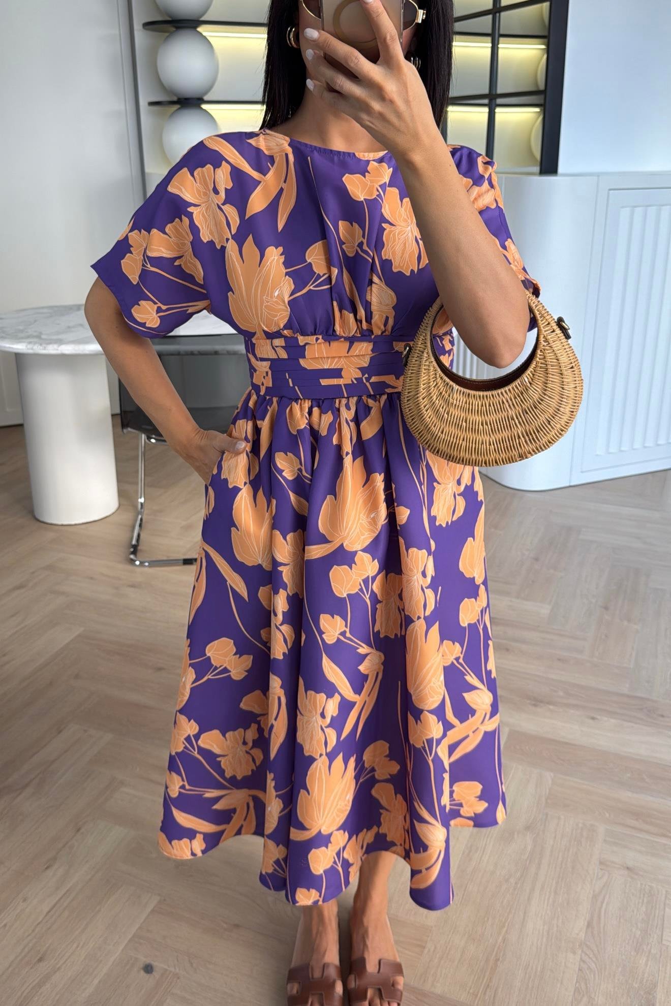 MARKA MODEL ÇİÇEKLİ ARKASI FERMUARLI ELBİSE