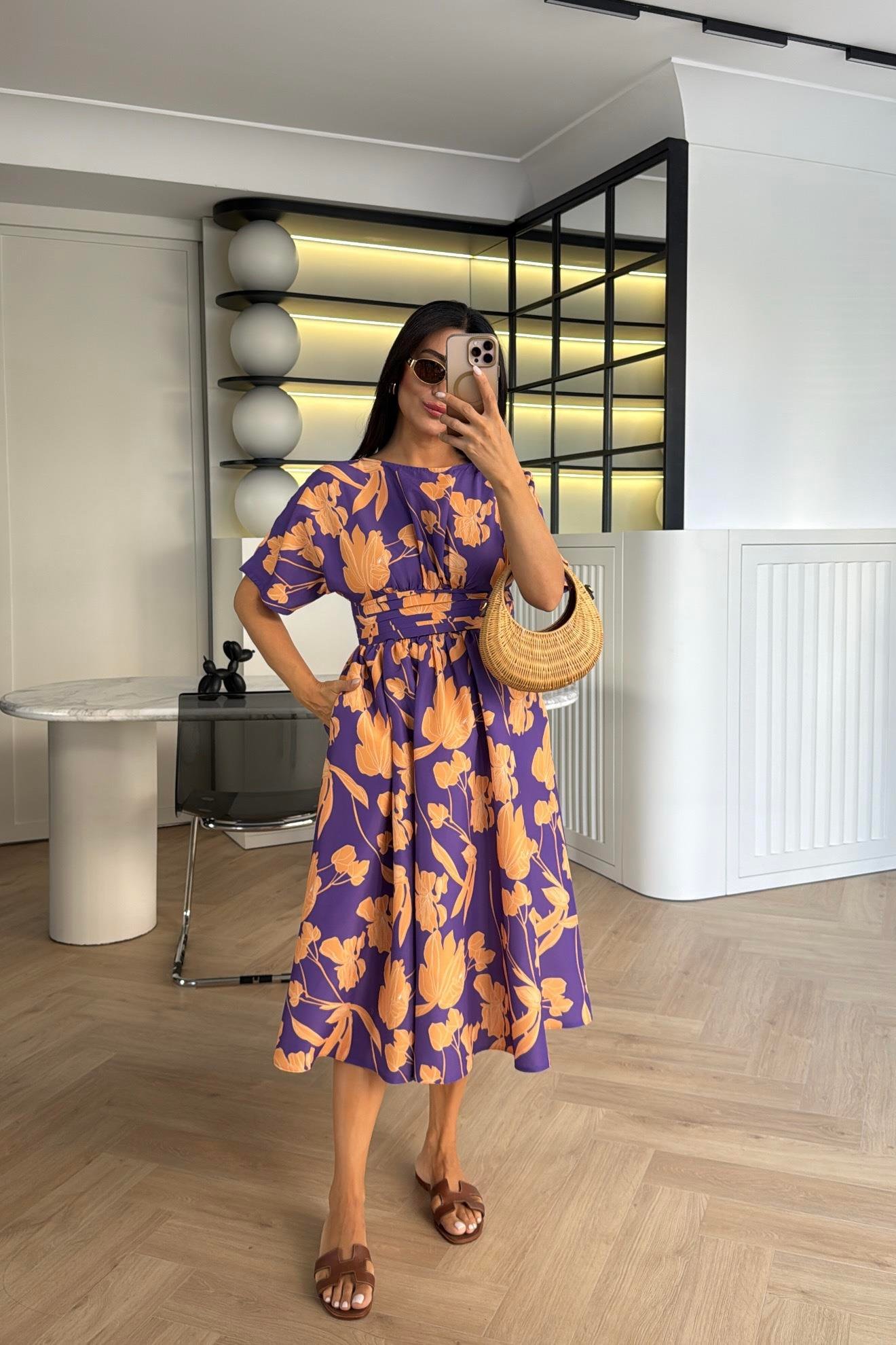 MARKA MODEL ÇİÇEKLİ ARKASI FERMUARLI ELBİSE