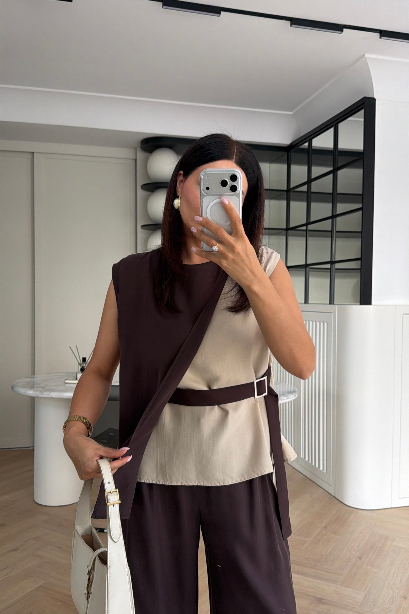 MARKA MODEL GARNİLİ KEMER DETAYLI TENSEL TAKIM KAHVE 