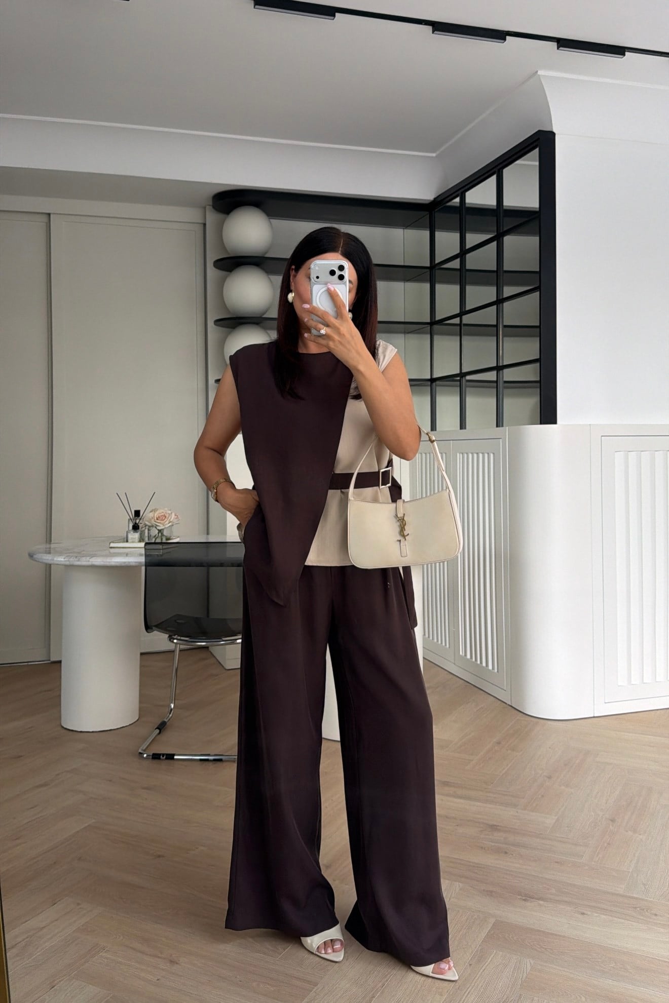 MARKA MODEL GARNİLİ KEMER DETAYLI TENSEL TAKIM KAHVE 