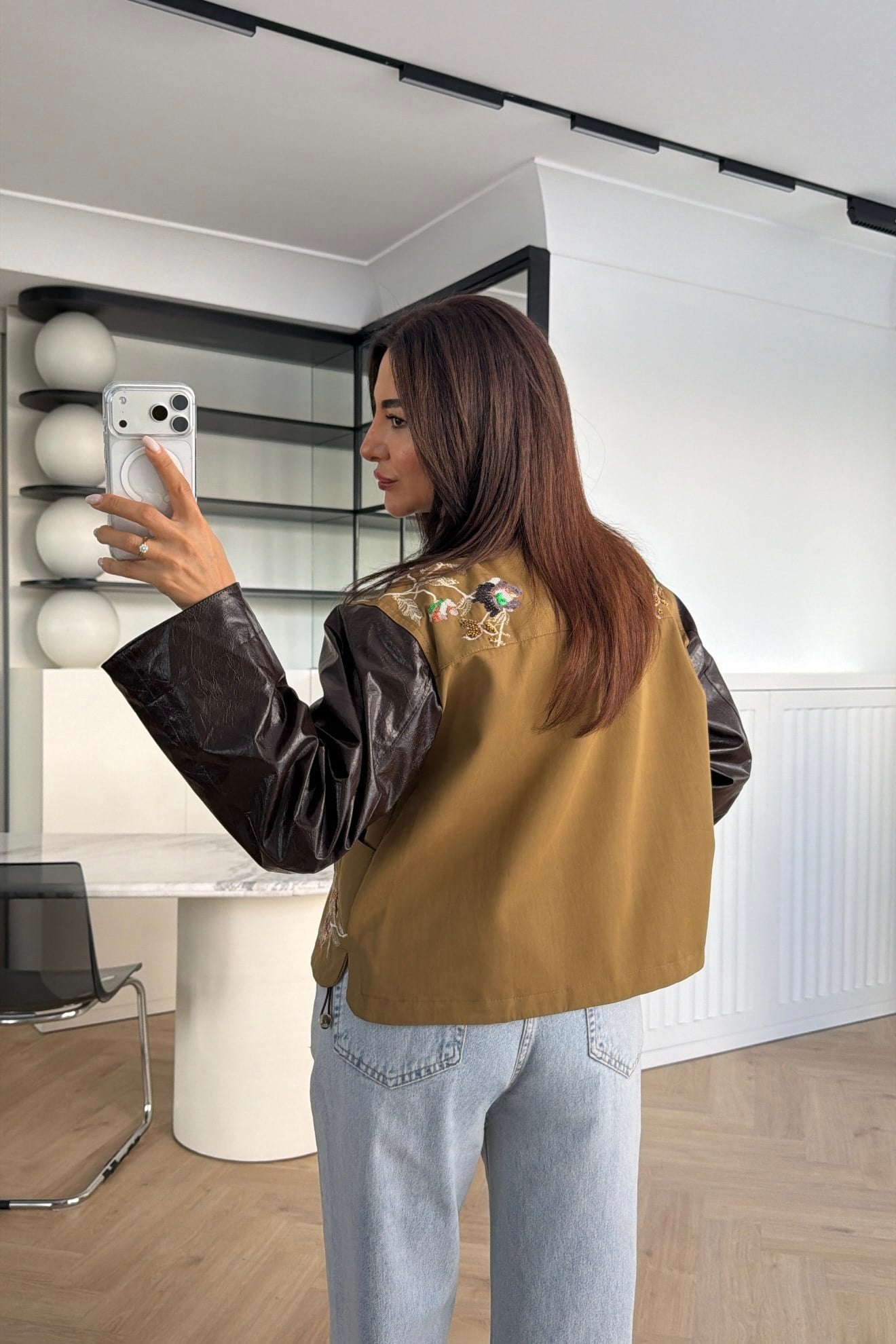MARKA MODEL İŞLEMELİ DERİ DETAYLI CEKET HAKİ 