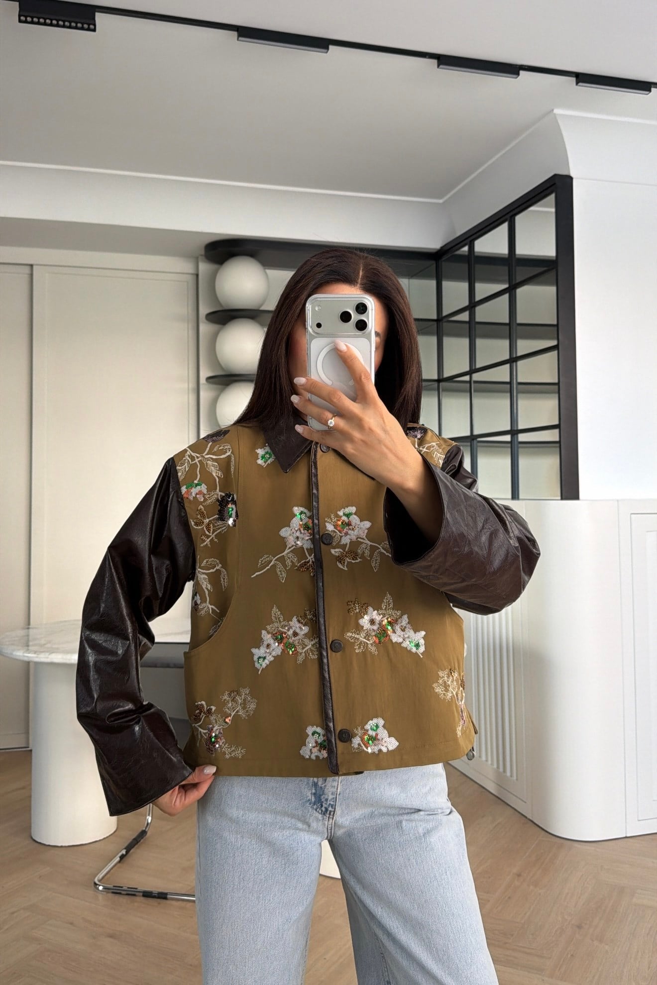 MARKA MODEL İŞLEMELİ DERİ DETAYLI CEKET HAKİ 