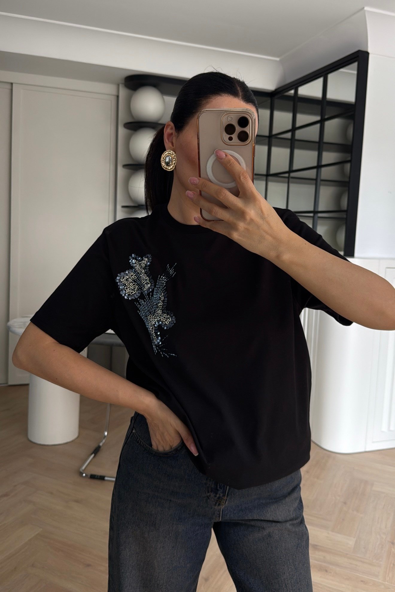 MARKA MODEL İŞLEMELİ TİŞÖRT SİYAH