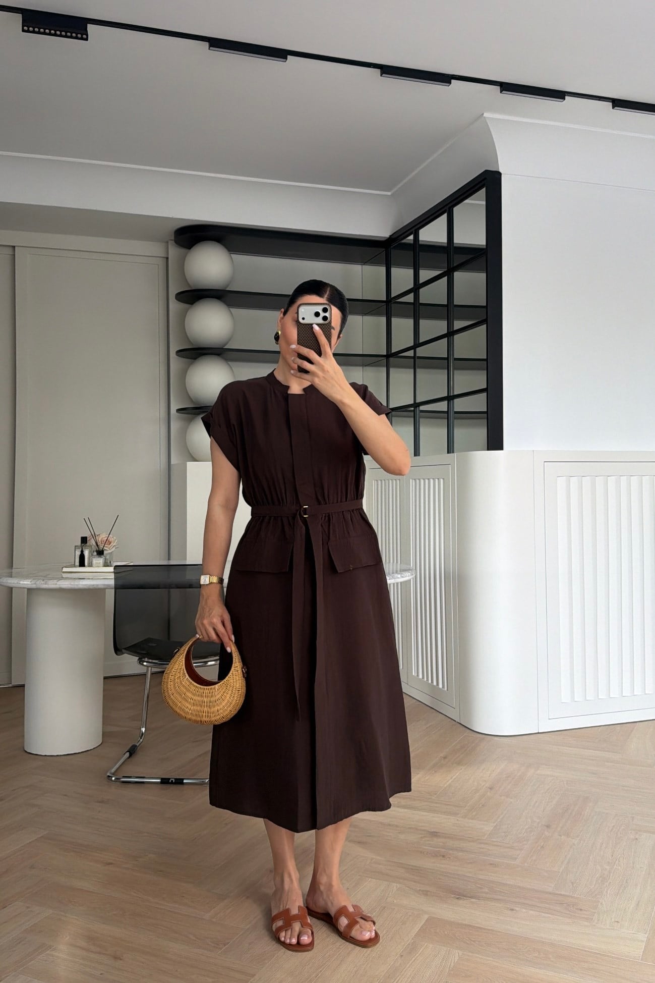 MARKA MODEL KEMERLİ CEP DETAYLI MİDİ ELBİSE KAHVE