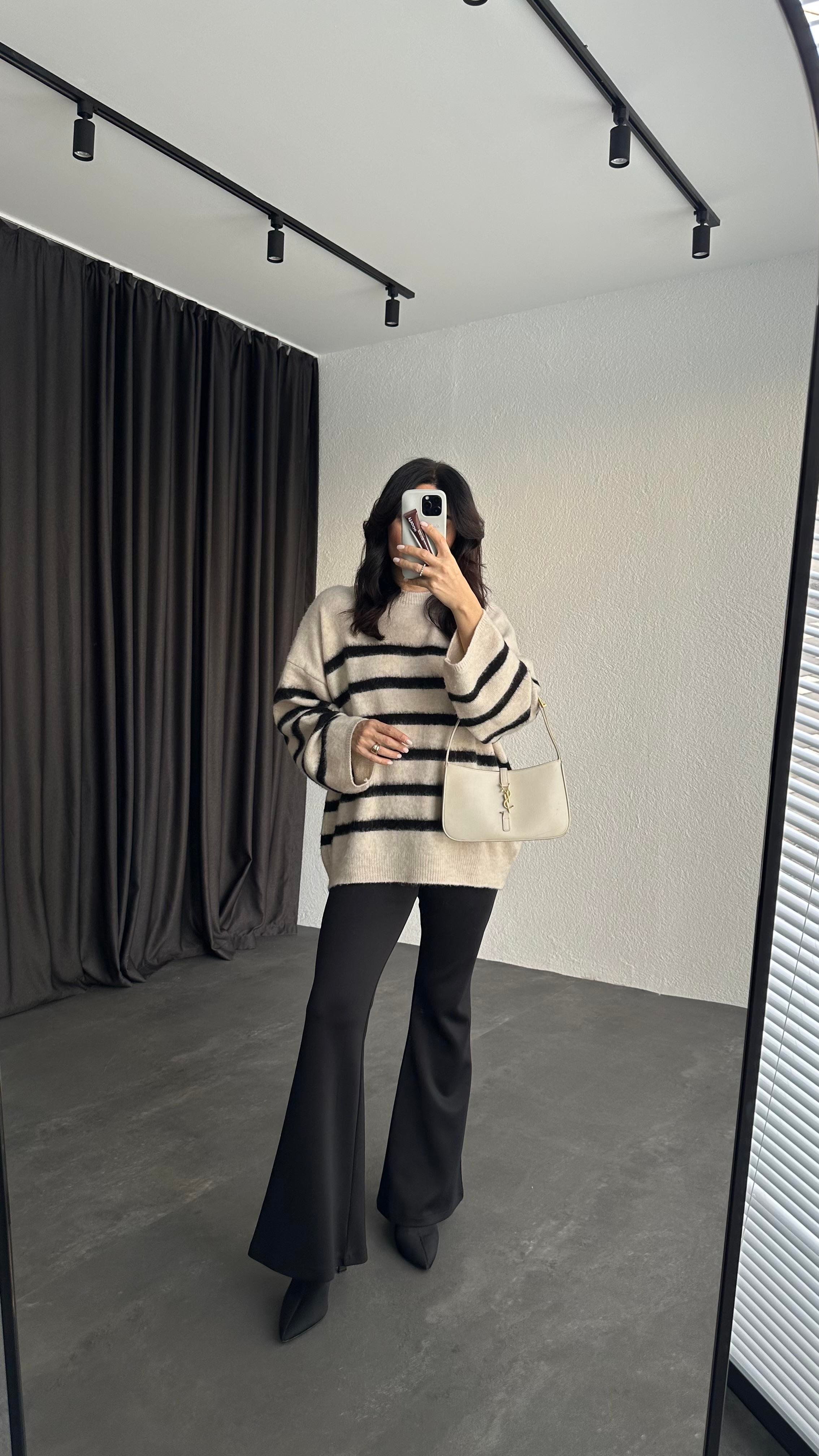 Marka Model Şardonlu Çizgili Salaş Triko Kazak