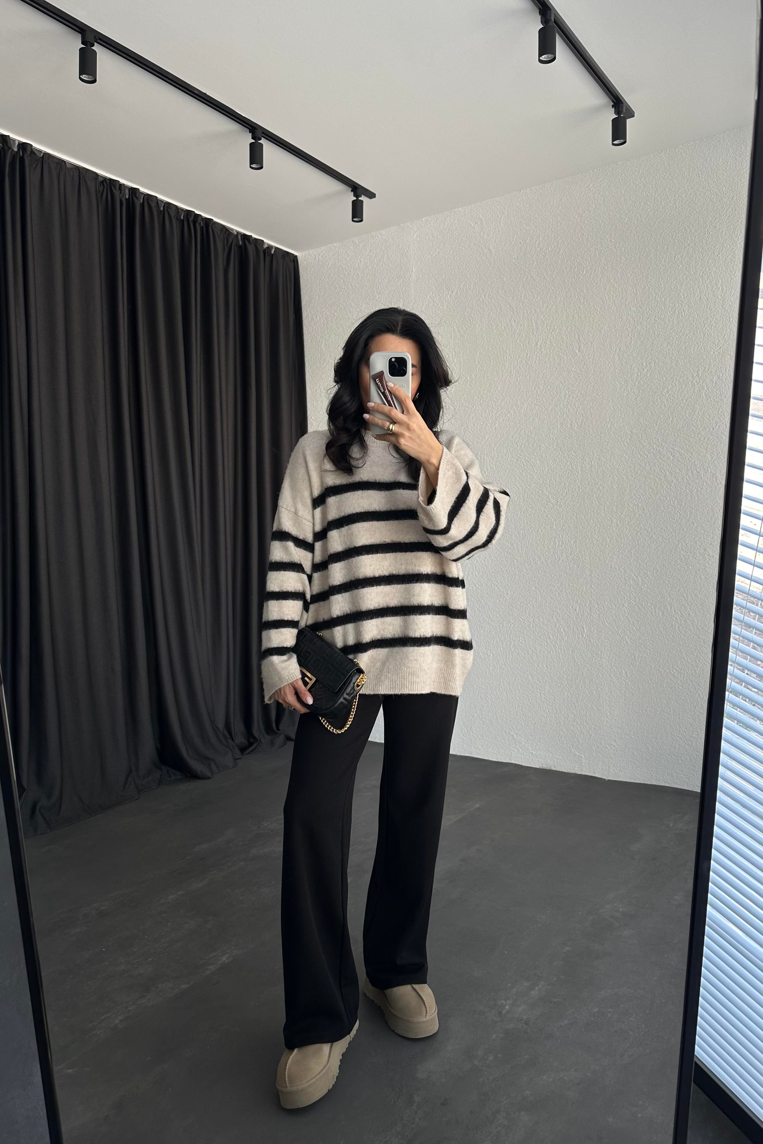 Marka Model Şardonlu Çizgili Salaş Triko Kazak