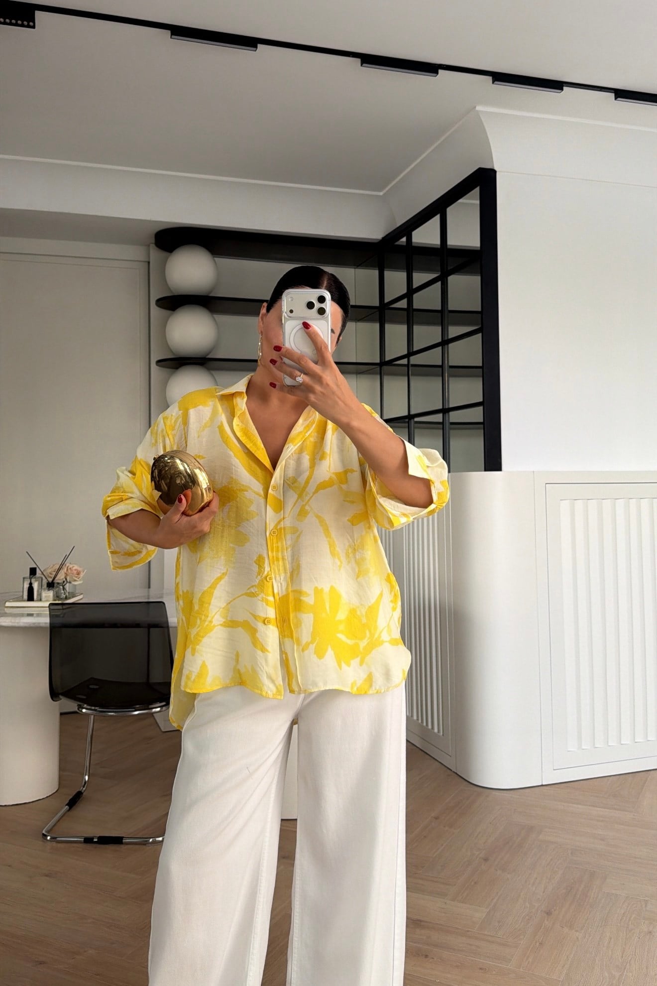 MARKA MODEL SARI DESENLİ OVERSİZE GÖMLEK 