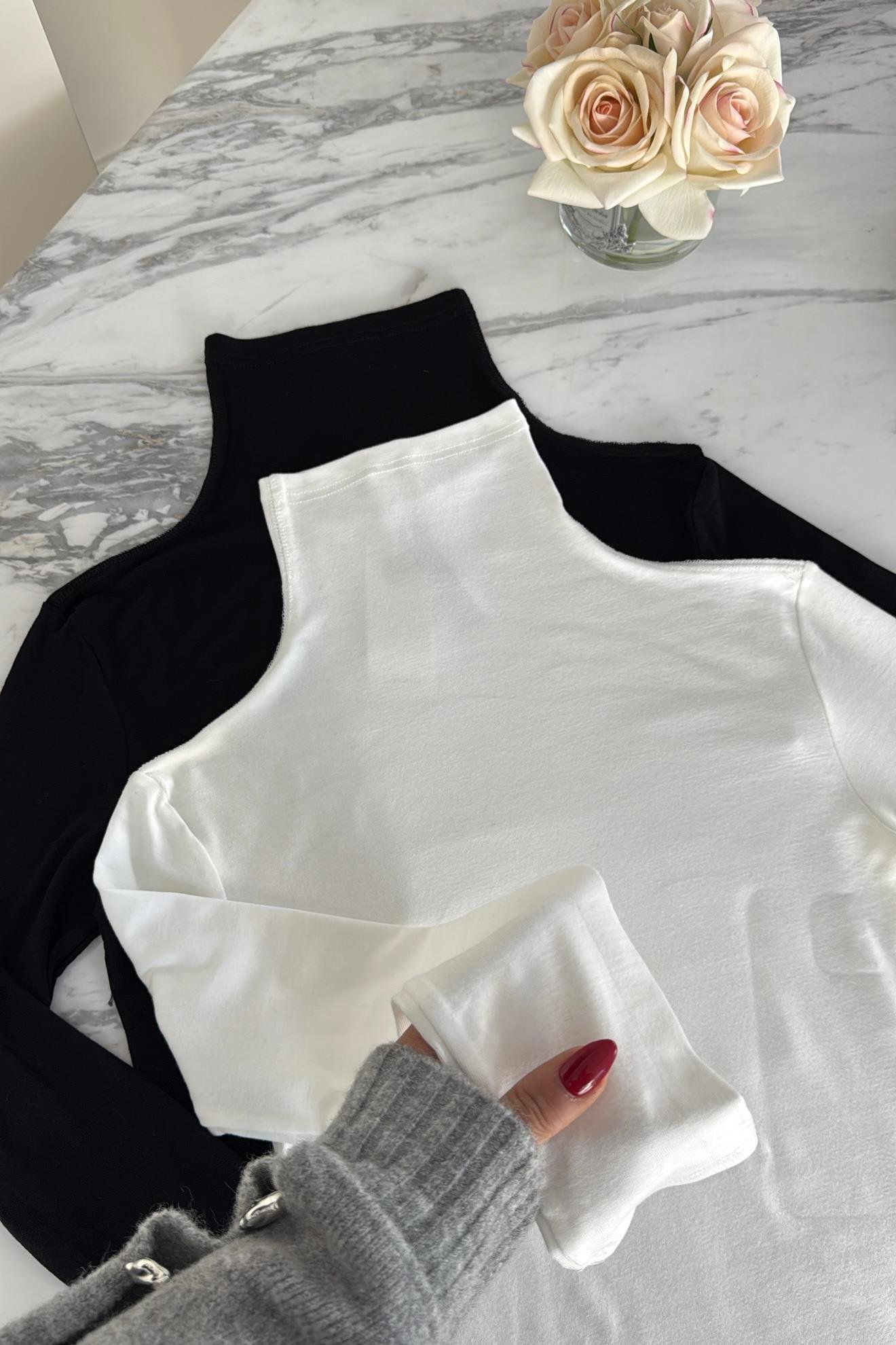 MASSİ MODEL DİK YAKA BLUZ SİYAH