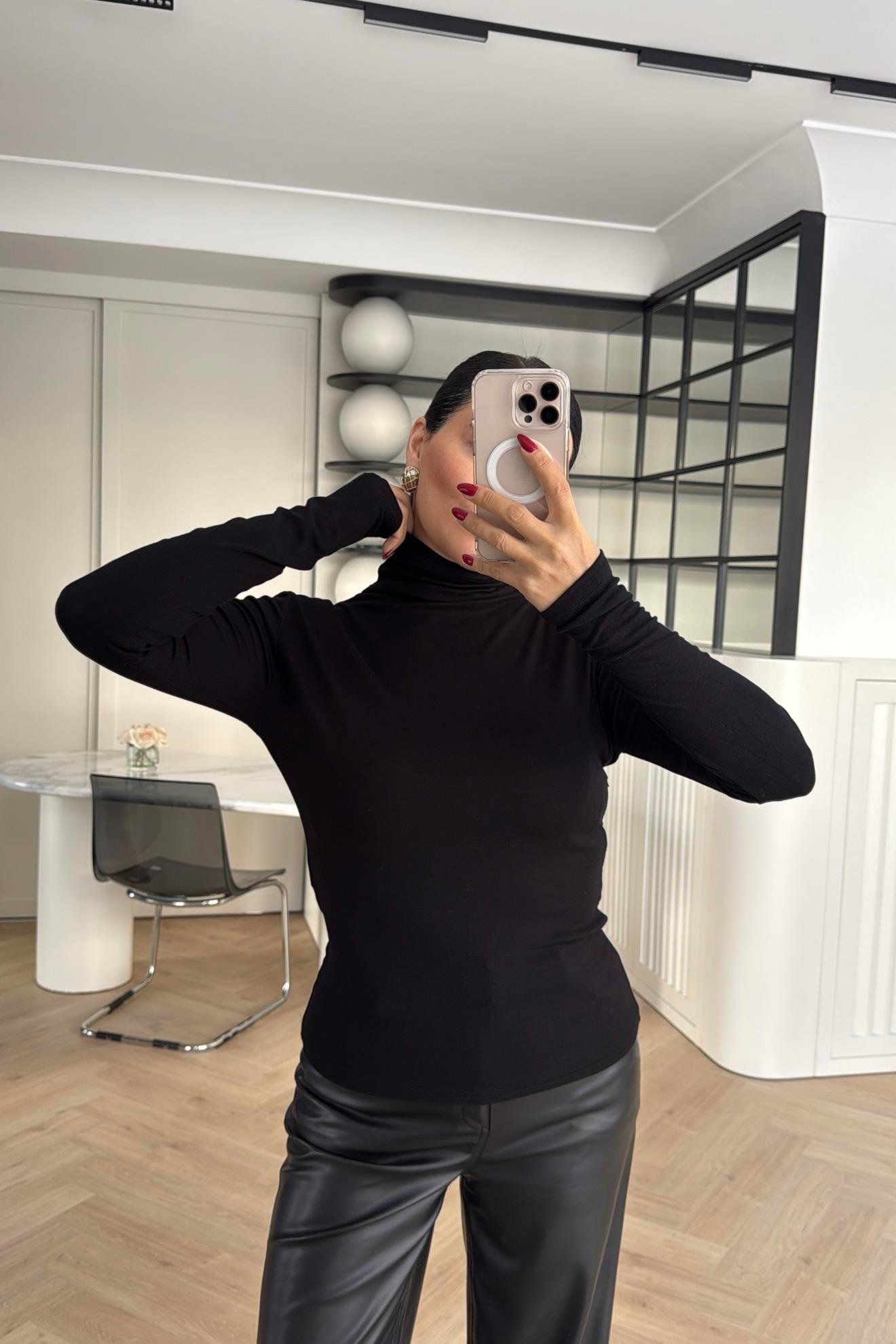 MASSİ MODEL DİK YAKA BLUZ SİYAH