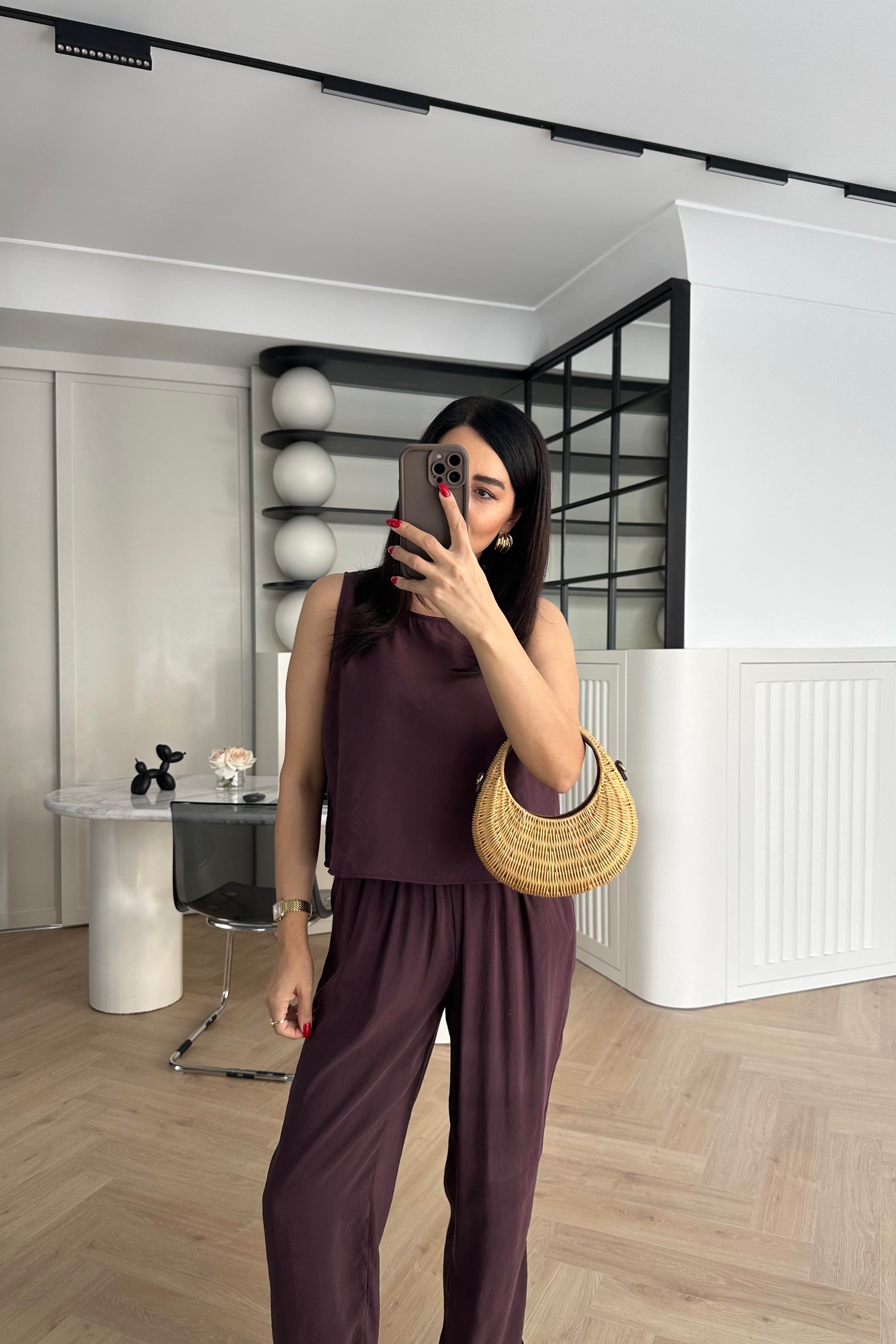 Mürdüm Tensel Kumaş Kolsuz Bluz Pantolon Takım