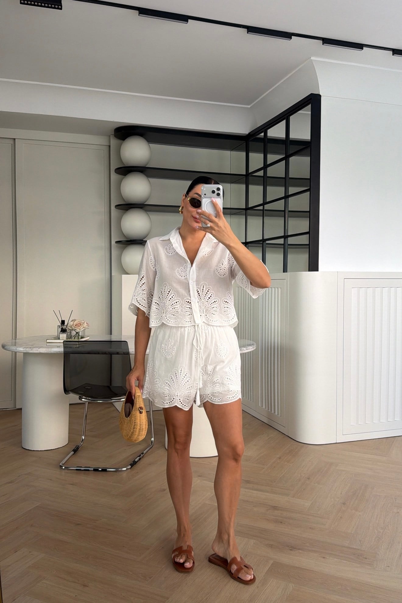 NAKIŞ DETAYLI GÖMLEK ŞORT TAKIM BEYAZ 