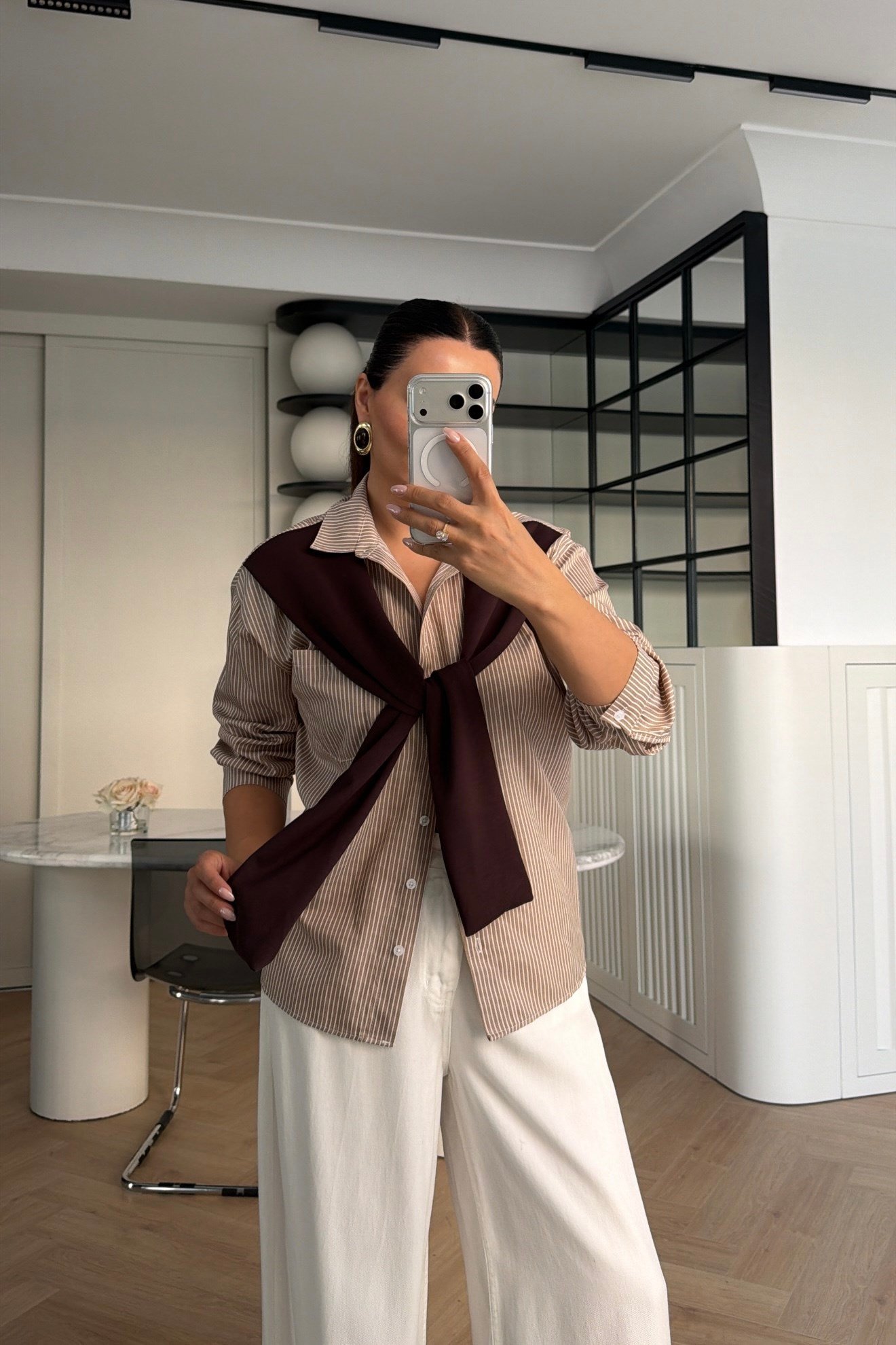 Omuz Aksesuarlı Çizgili Gömlek Bej
