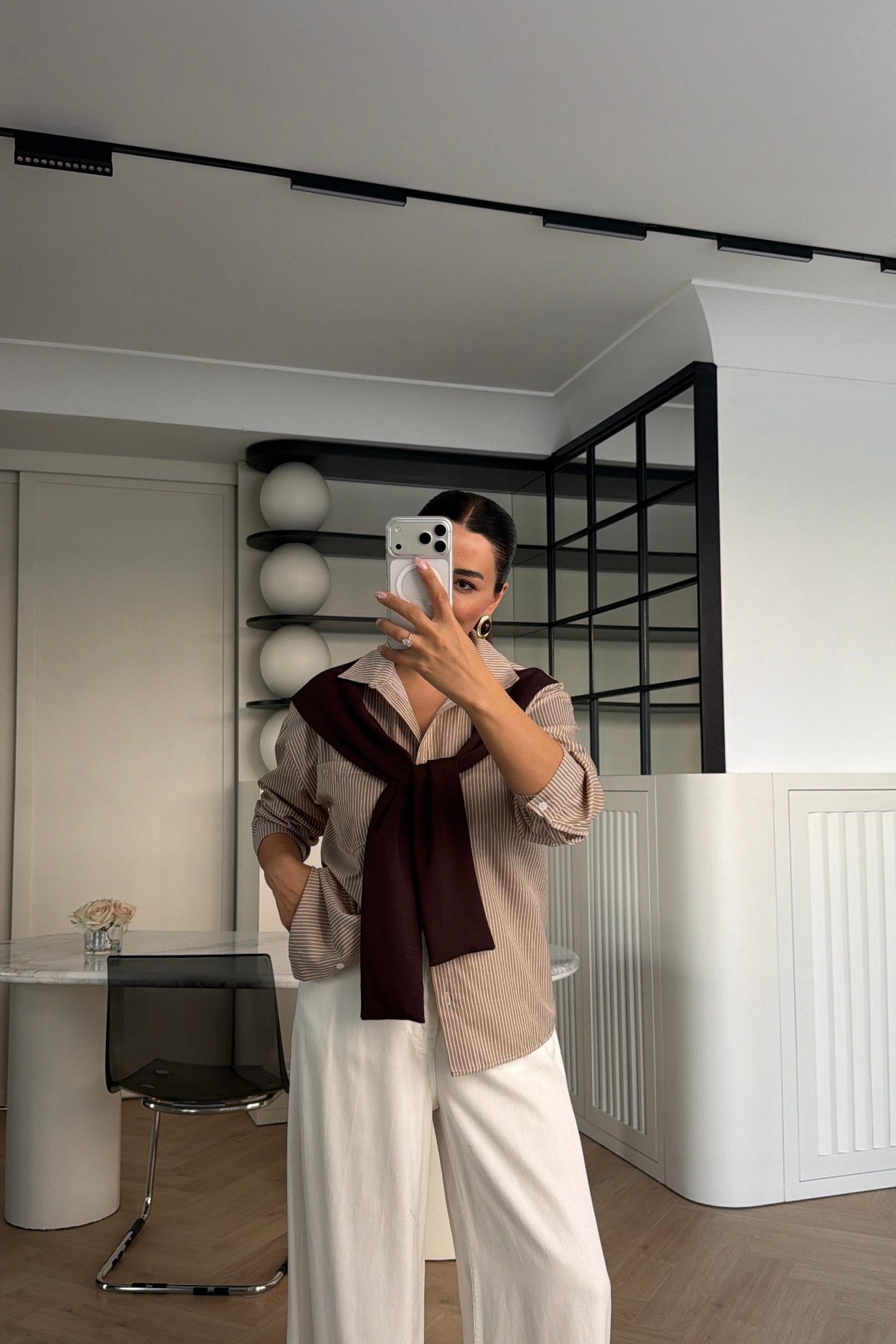 Omuz Aksesuarlı Çizgili Gömlek Bej