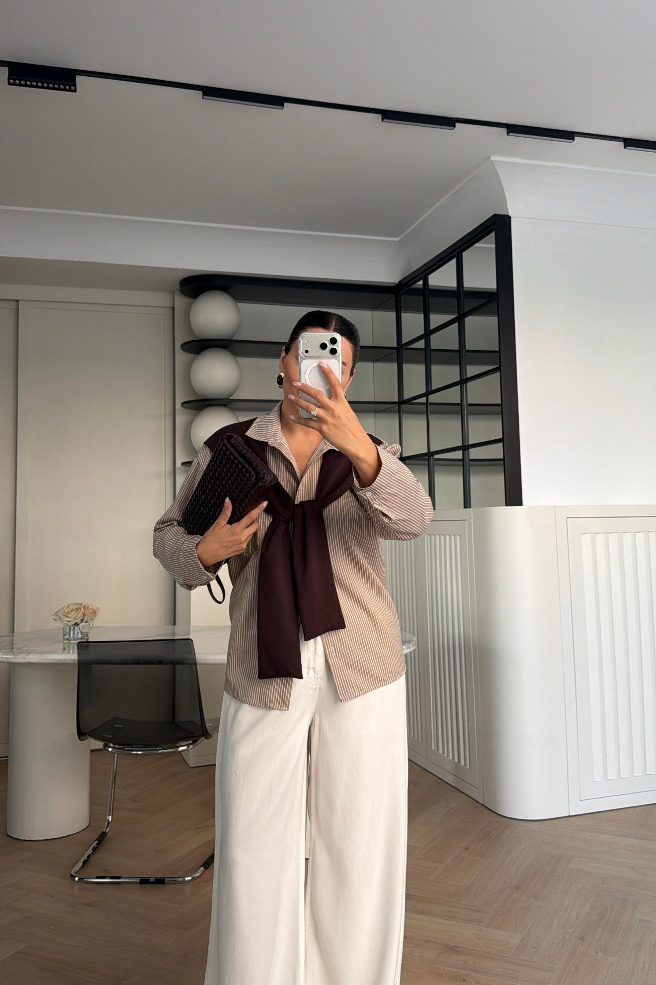 Omuz Aksesuarlı Çizgili Gömlek Bej
