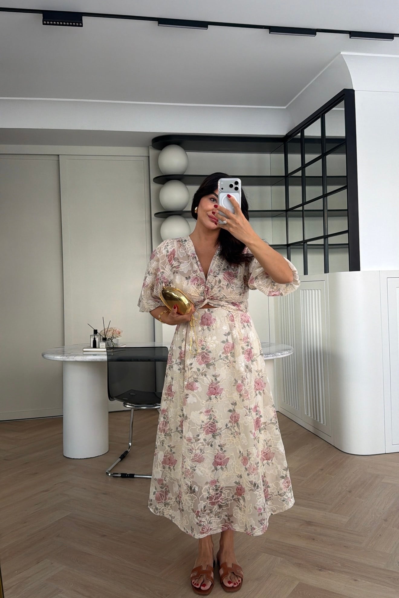 ÖN DÜĞÜMLÜ BALON KOL ÇİÇEK DESENLİ MİDİ ELBİSE 