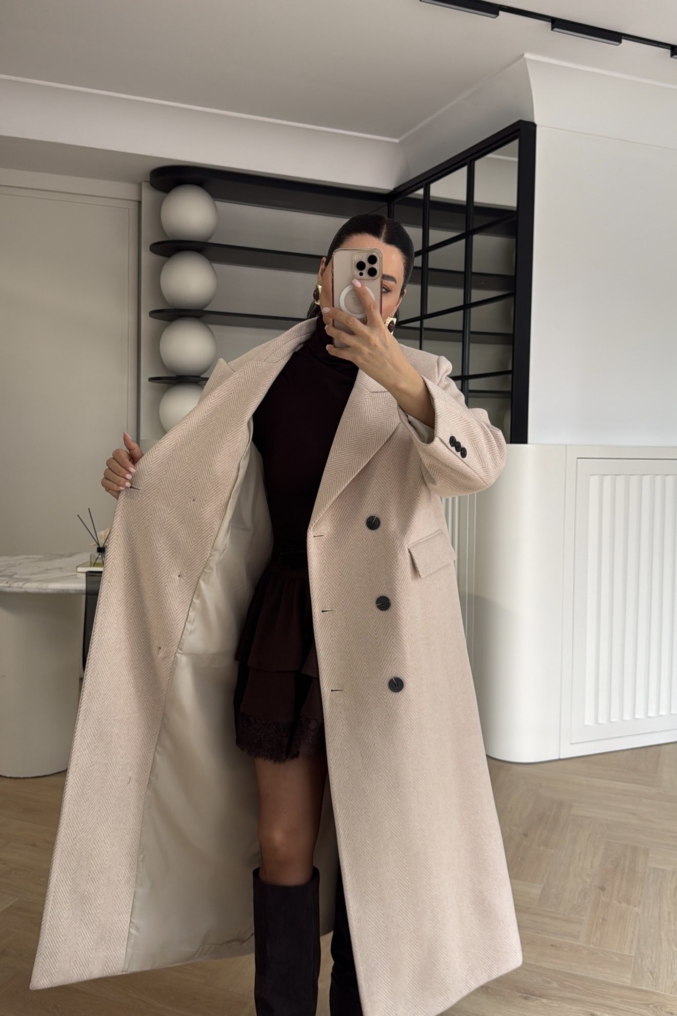 OVERSİZE KOLU ETİKETLİ EKRUVAZE KAŞE KABAN BEJ 