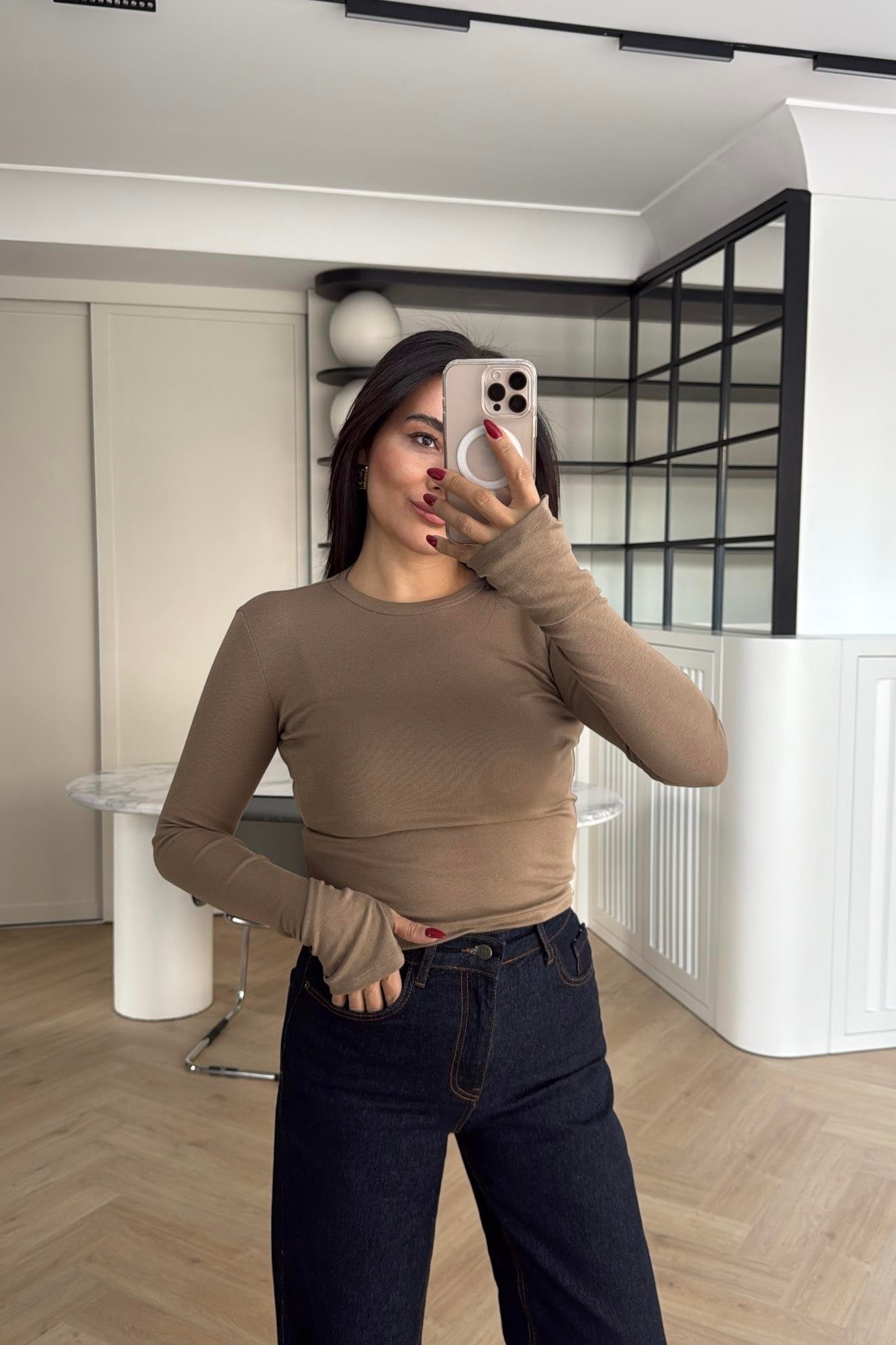 PARMAK GEÇMELİ DİLVİN BLUZ VİZON