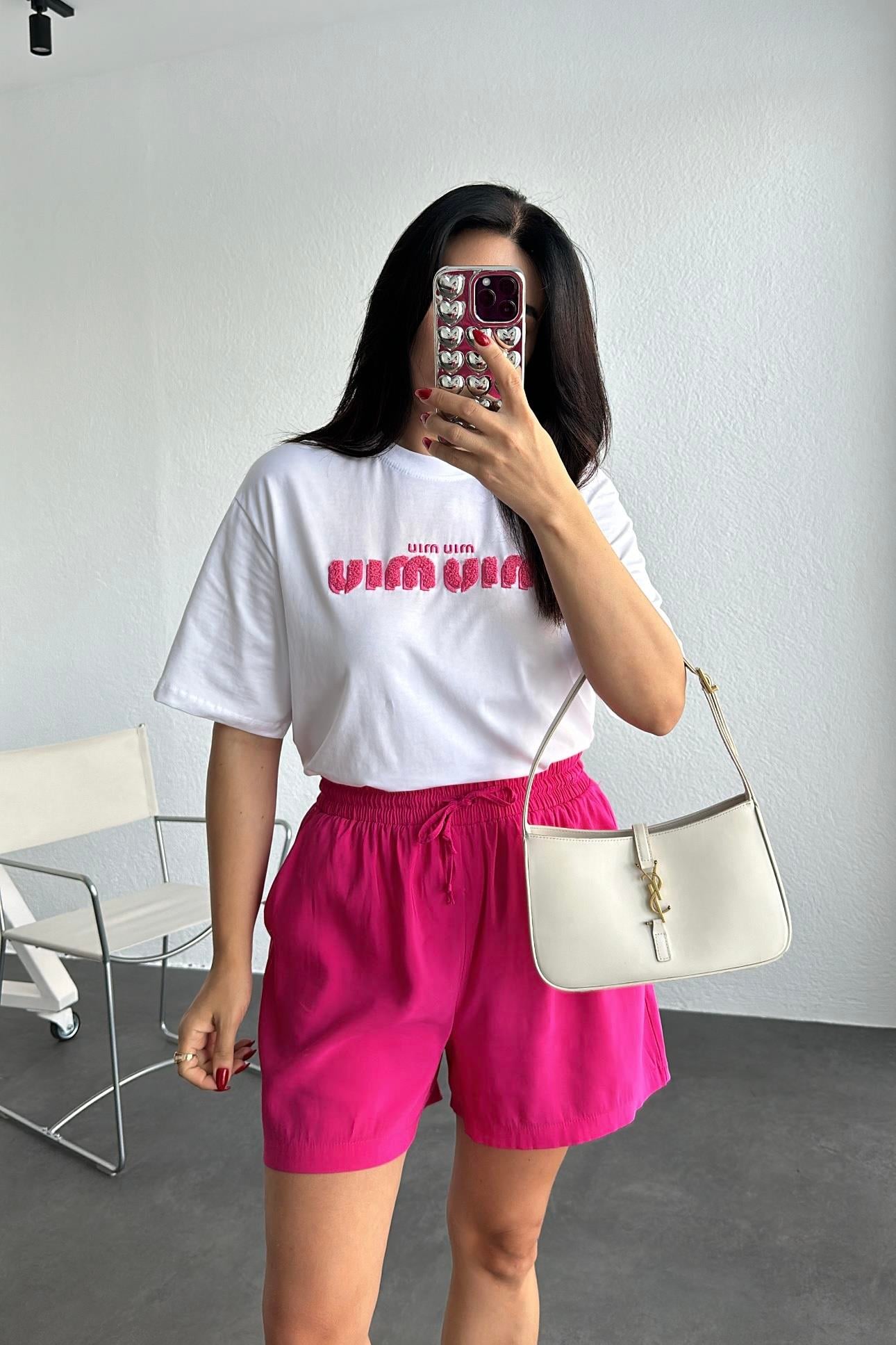 Pembe Nakışlı Tişört