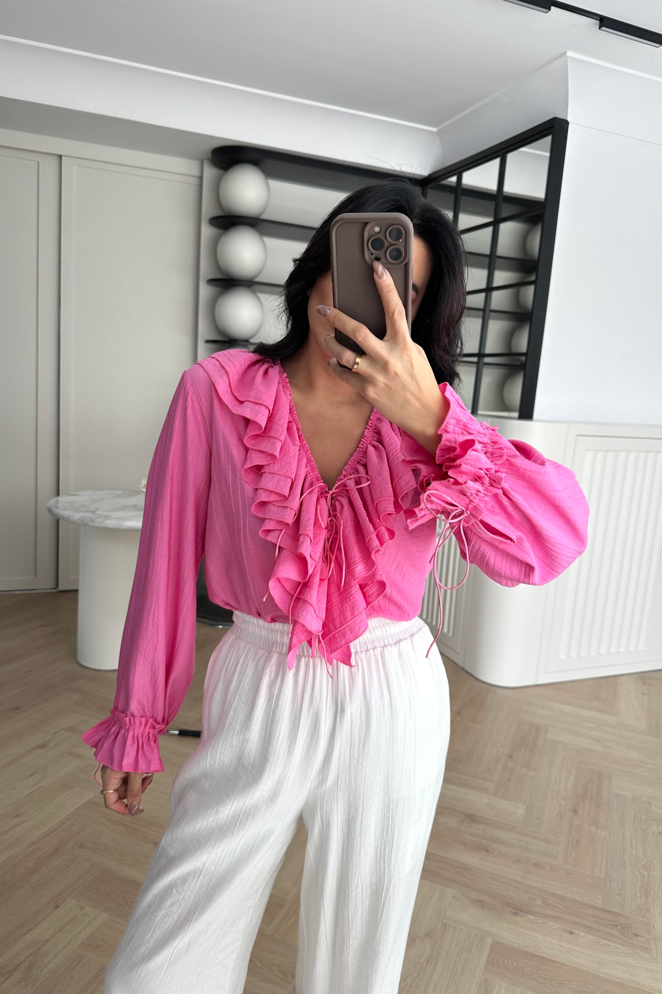 Pembe V Yaka Fırfır Detaylı Gömlek