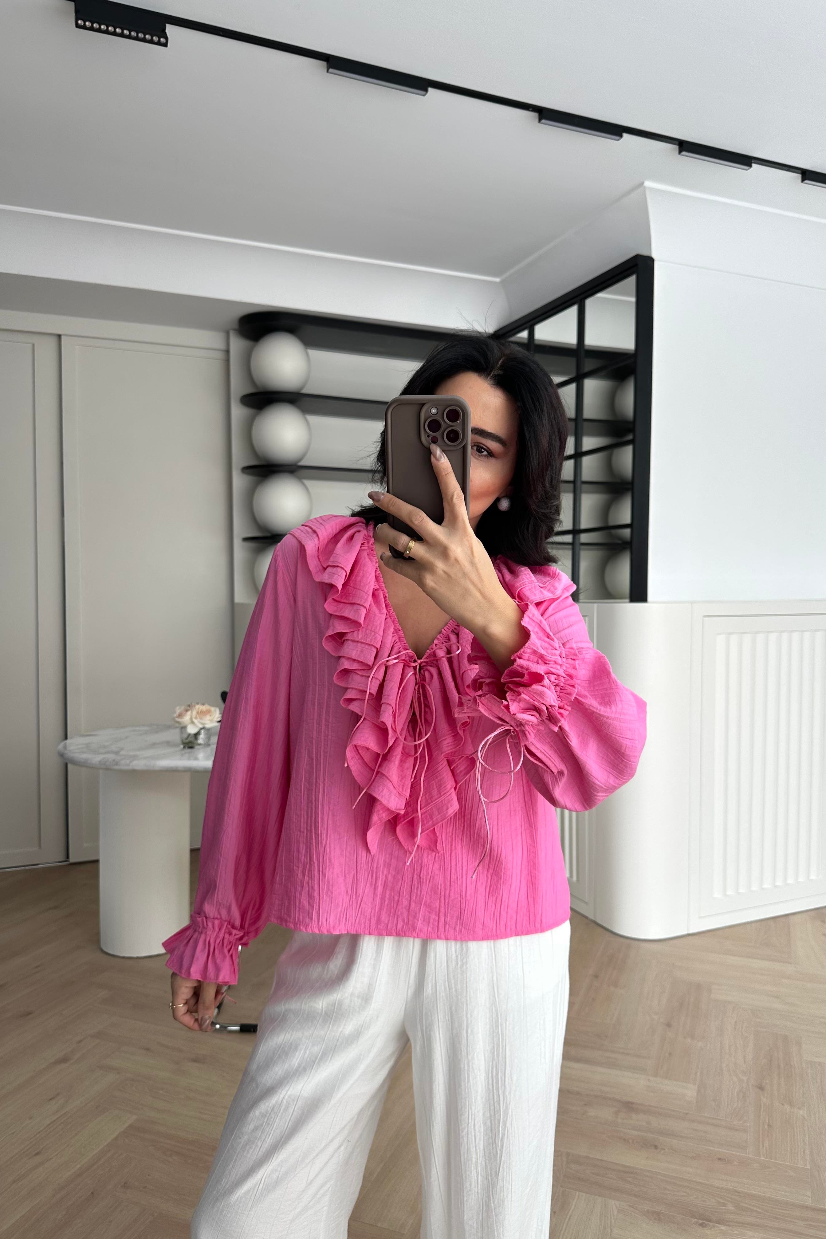 Pembe V Yaka Fırfır Detaylı Gömlek