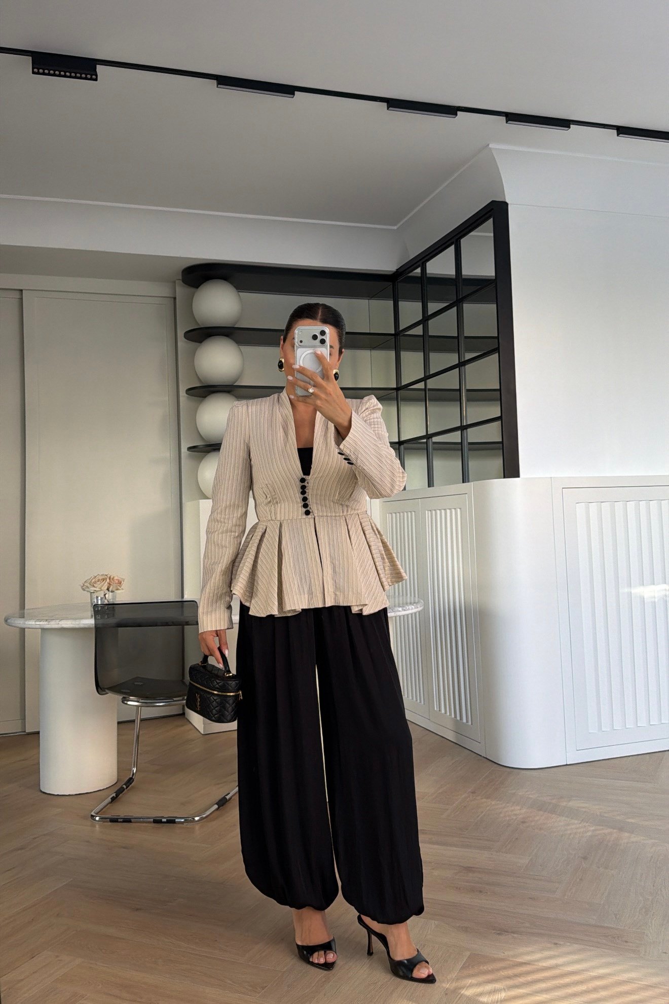PEPLUM BELDEN OTURTMALI ÇİZGİLİ GÖMLEK EKRU 