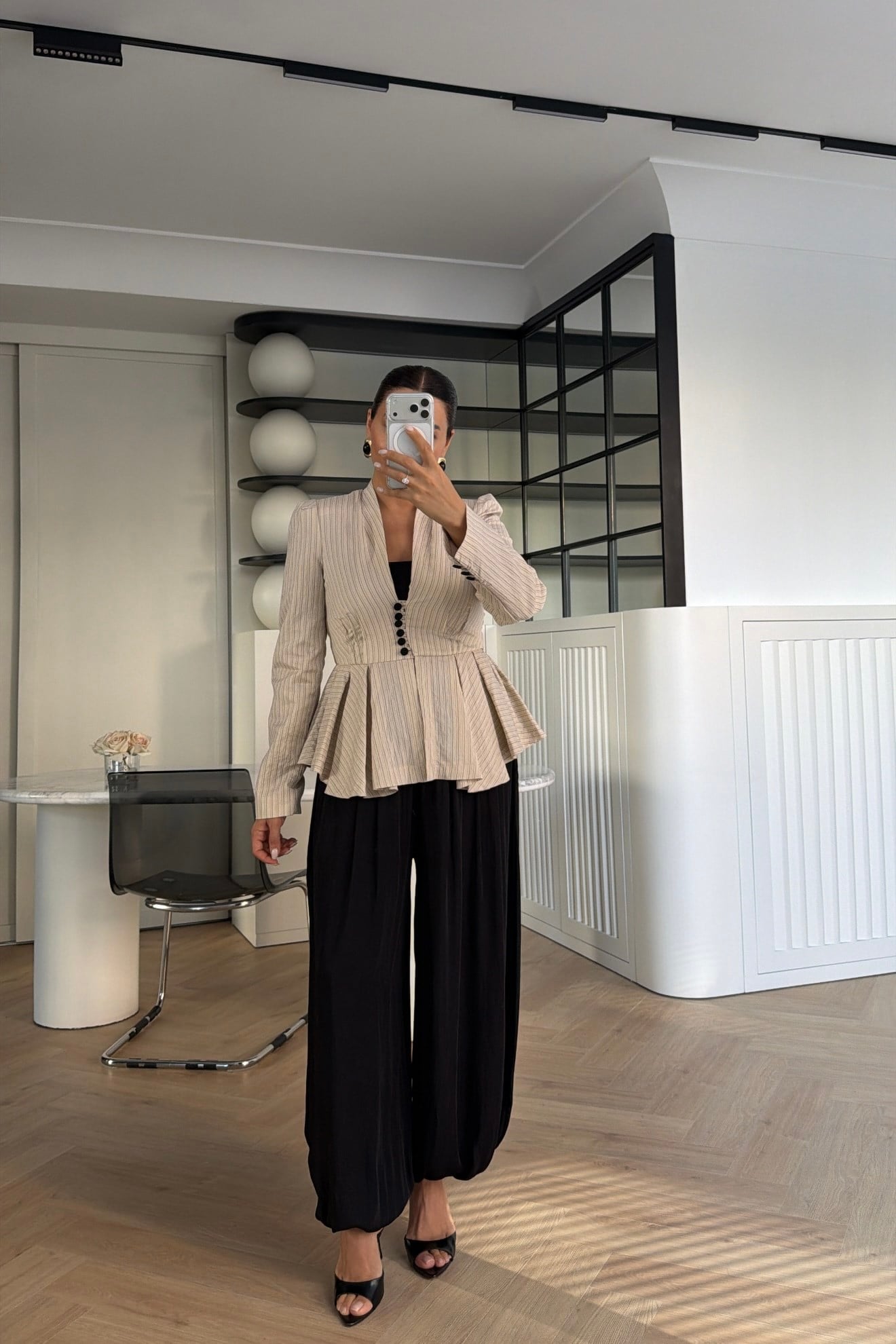 PEPLUM BELDEN OTURTMALI ÇİZGİLİ GÖMLEK EKRU 