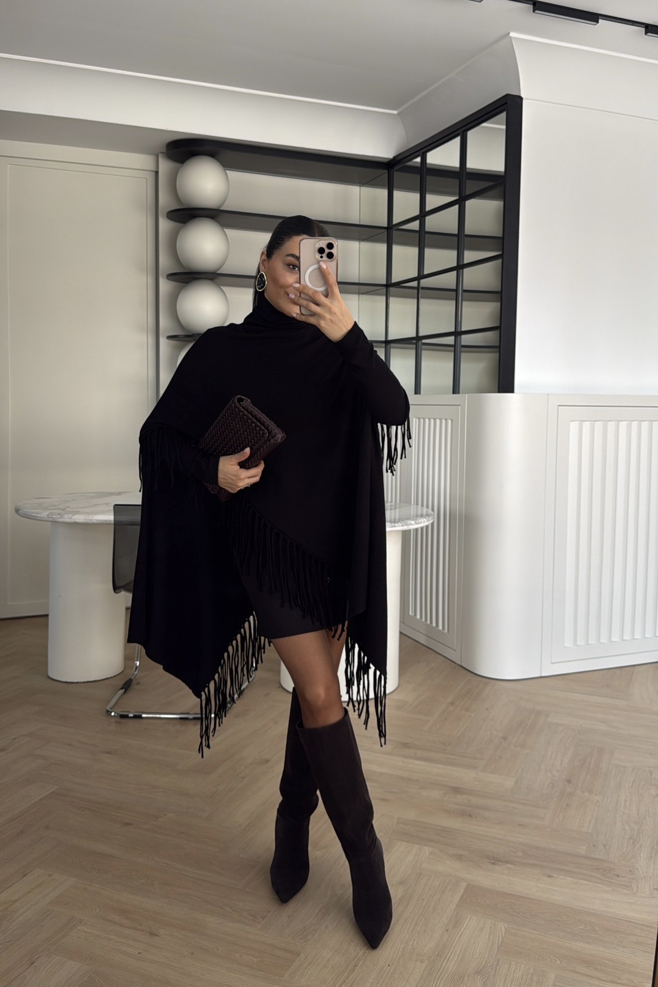 PÜSKÜLLÜ TRİKO PANÇO SİYAH 