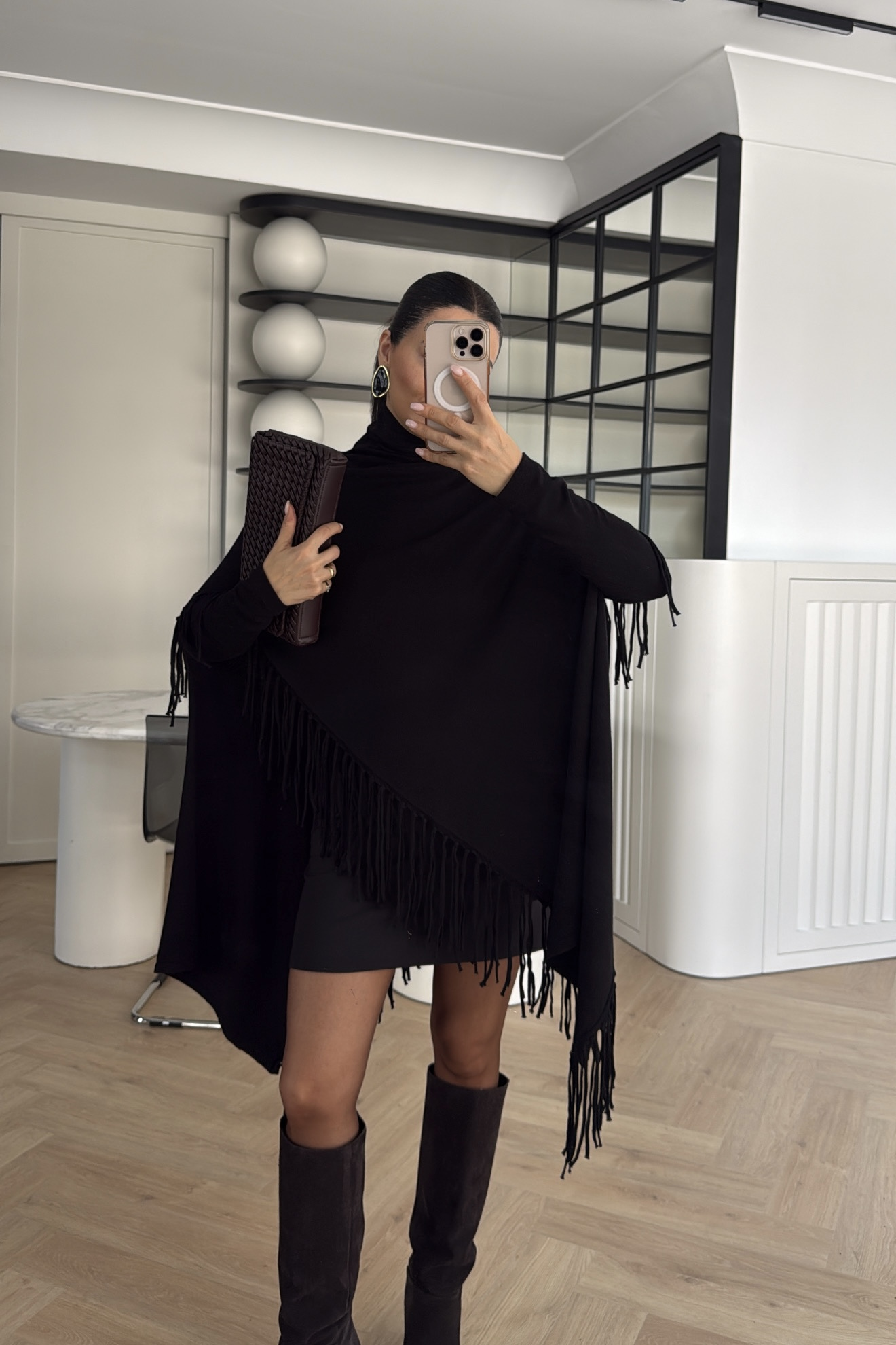 PÜSKÜLLÜ TRİKO PANÇO SİYAH 