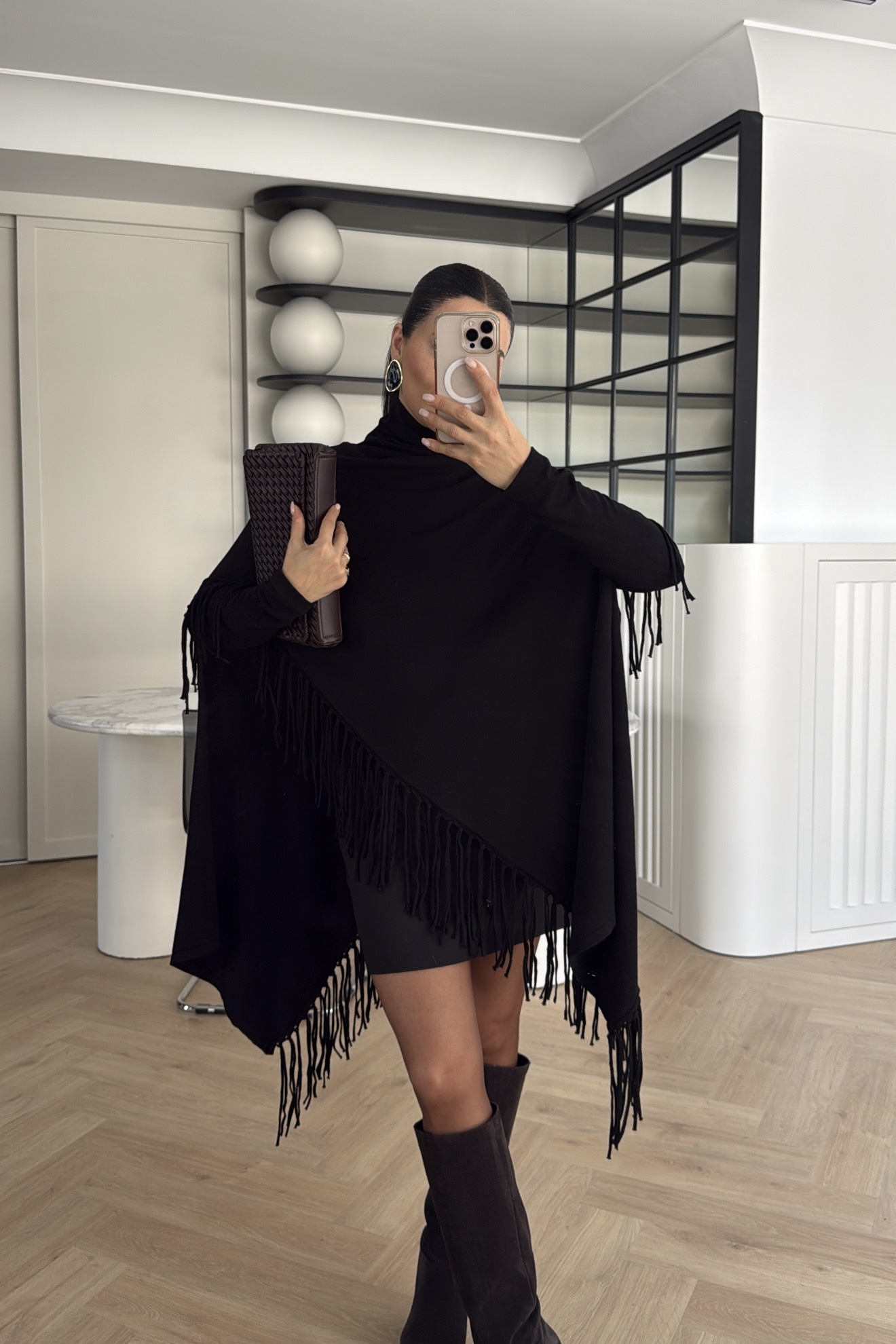 PÜSKÜLLÜ TRİKO PANÇO SİYAH 